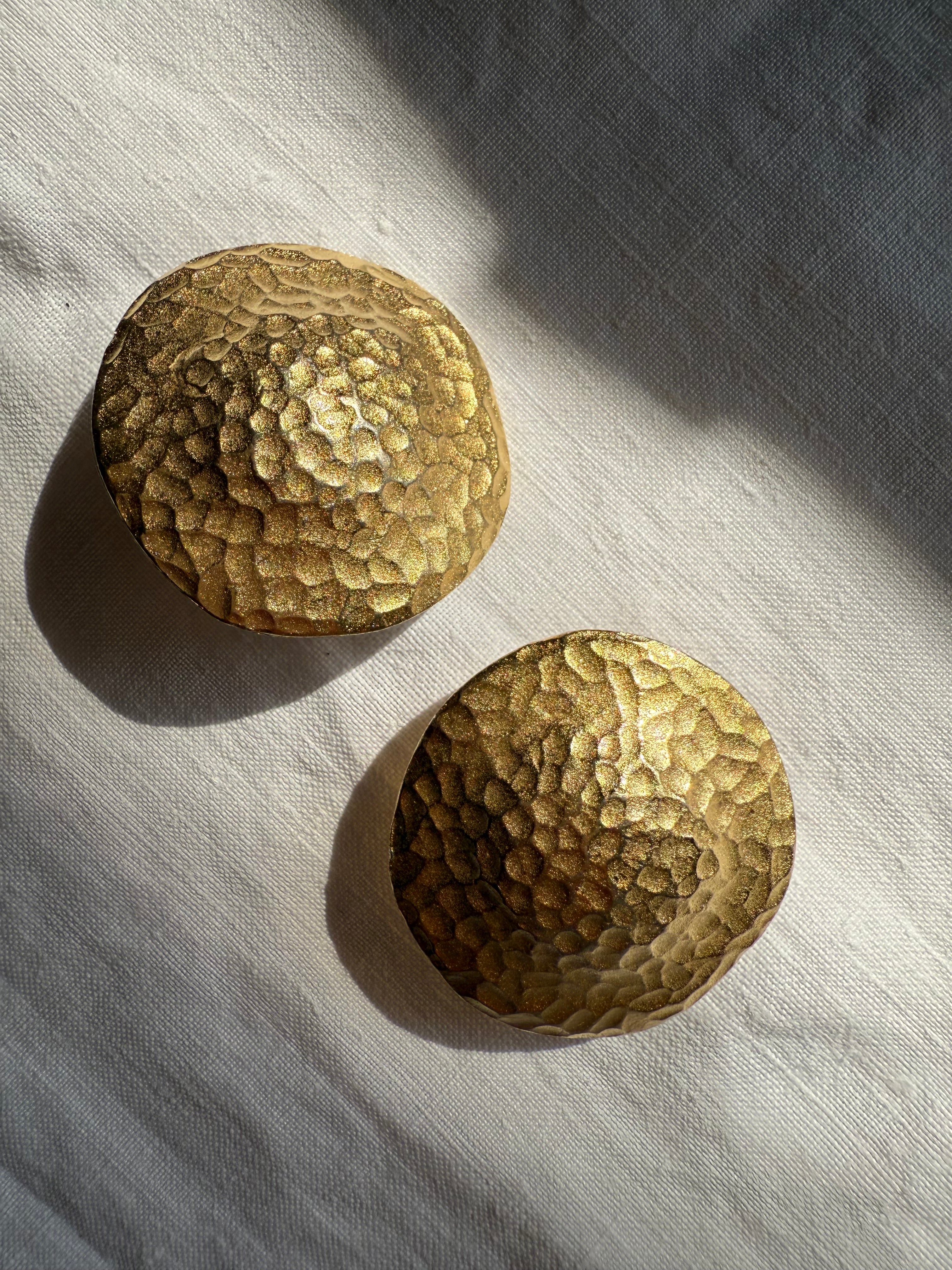 Givenchy gold clip earrings 90s
