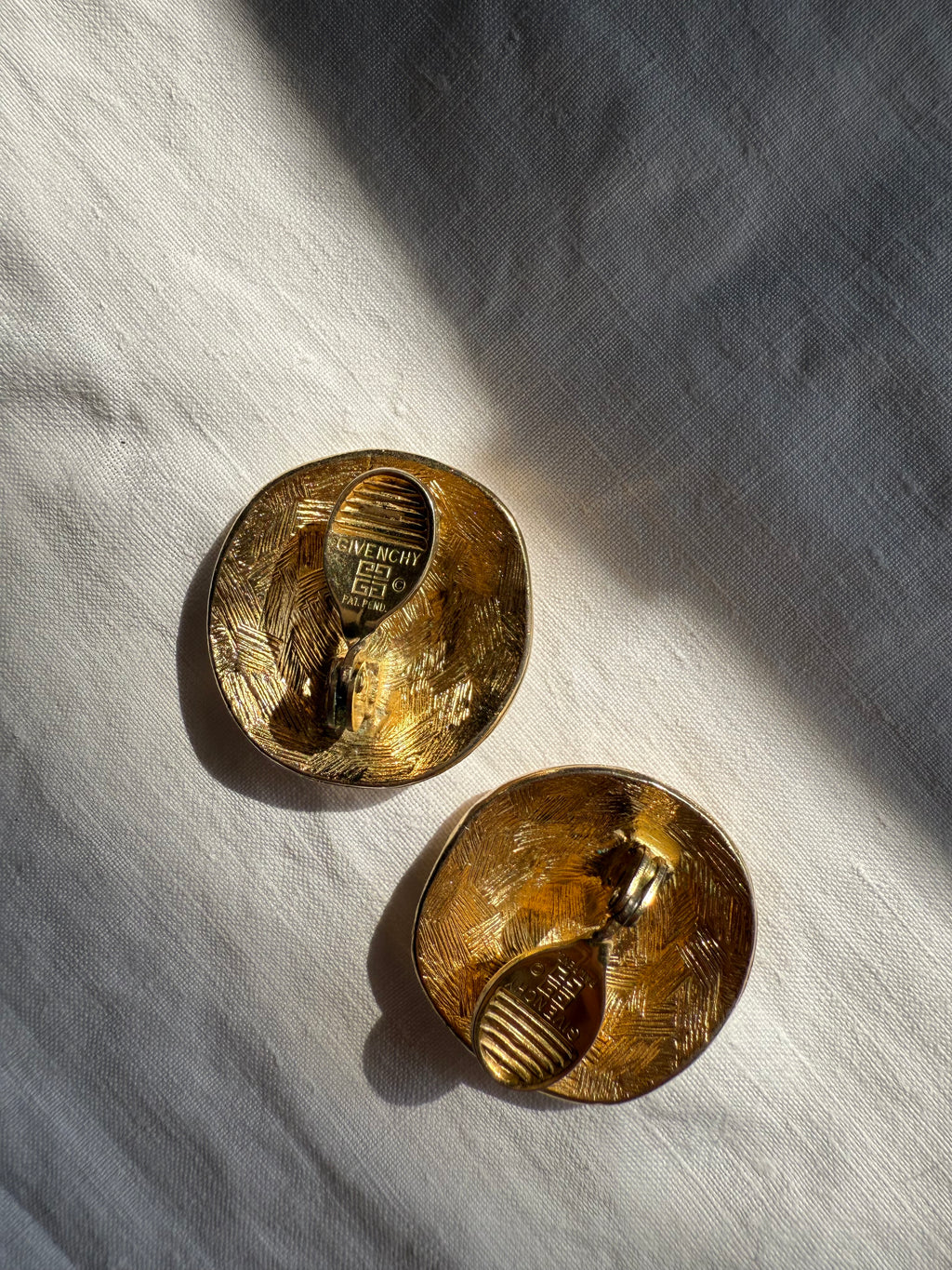 Givenchy gold clip earrings 90s
