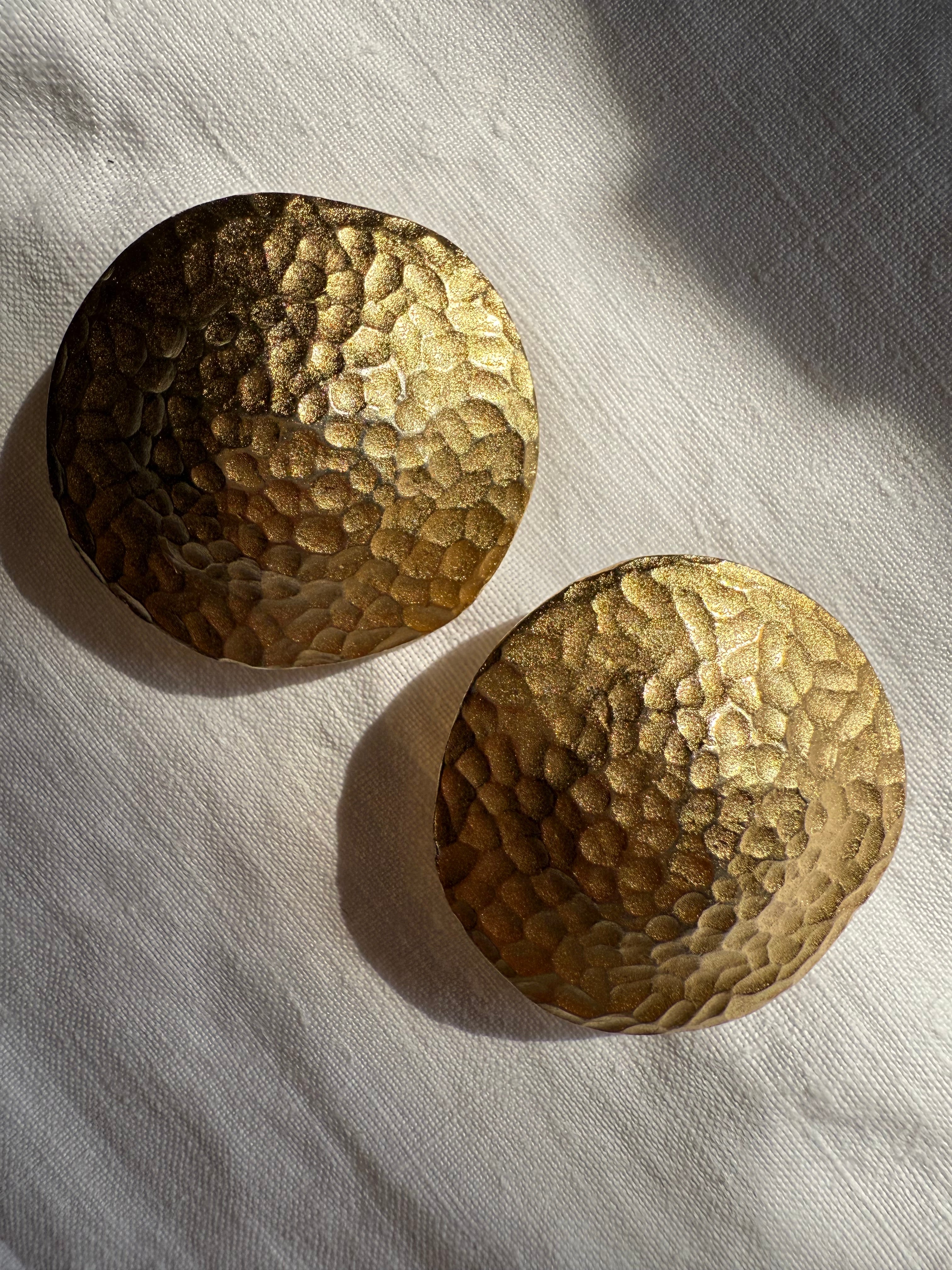 Givenchy gold clip earrings 90s