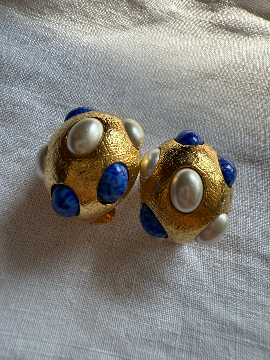 Valentino clip earrings mini pearls 90s