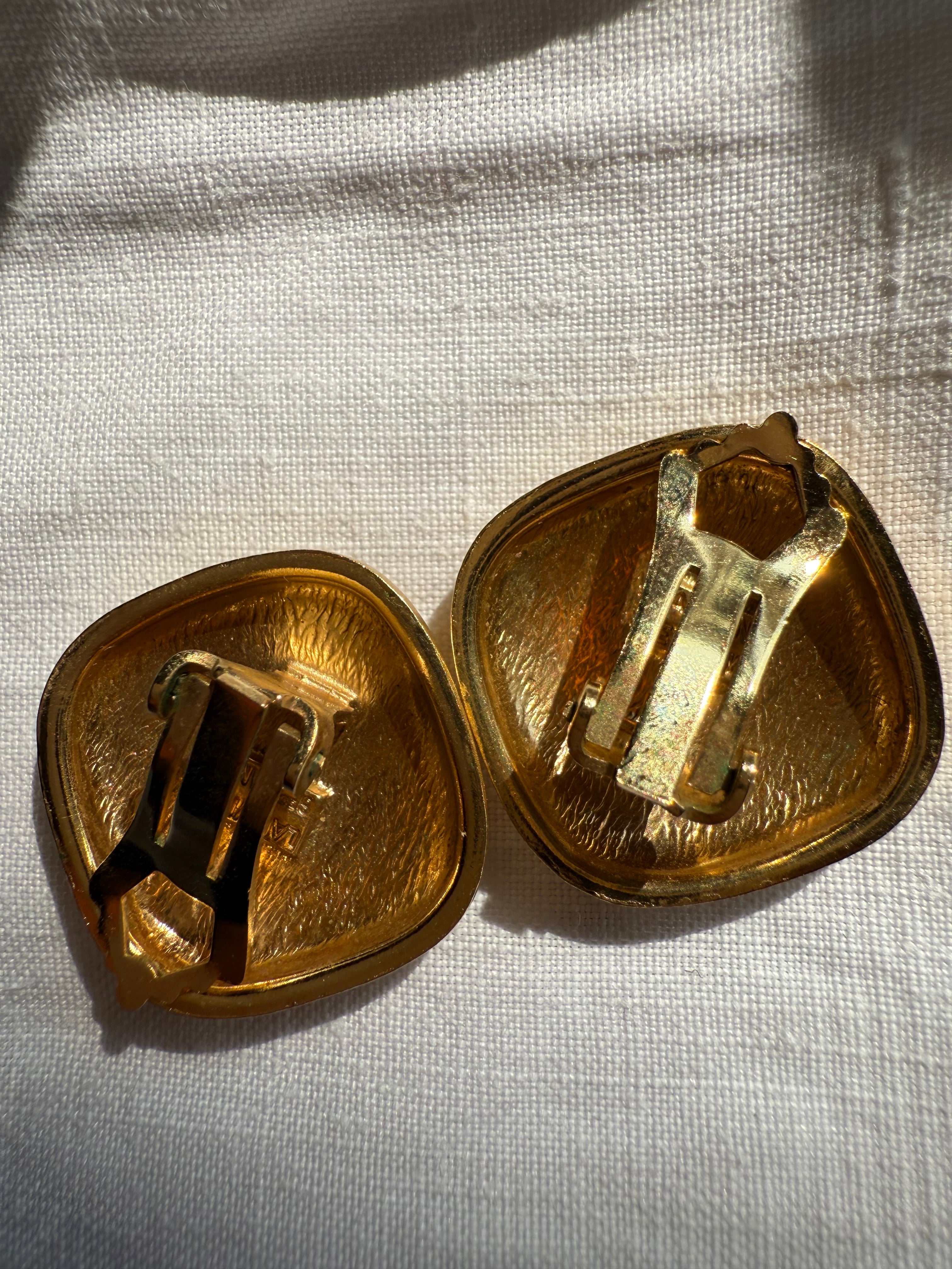 Lanvin gold clip earrings 90s