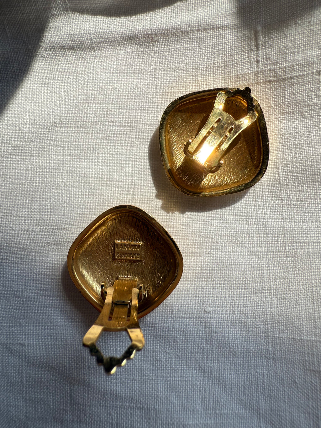 Lanvin gold clip earrings 90s