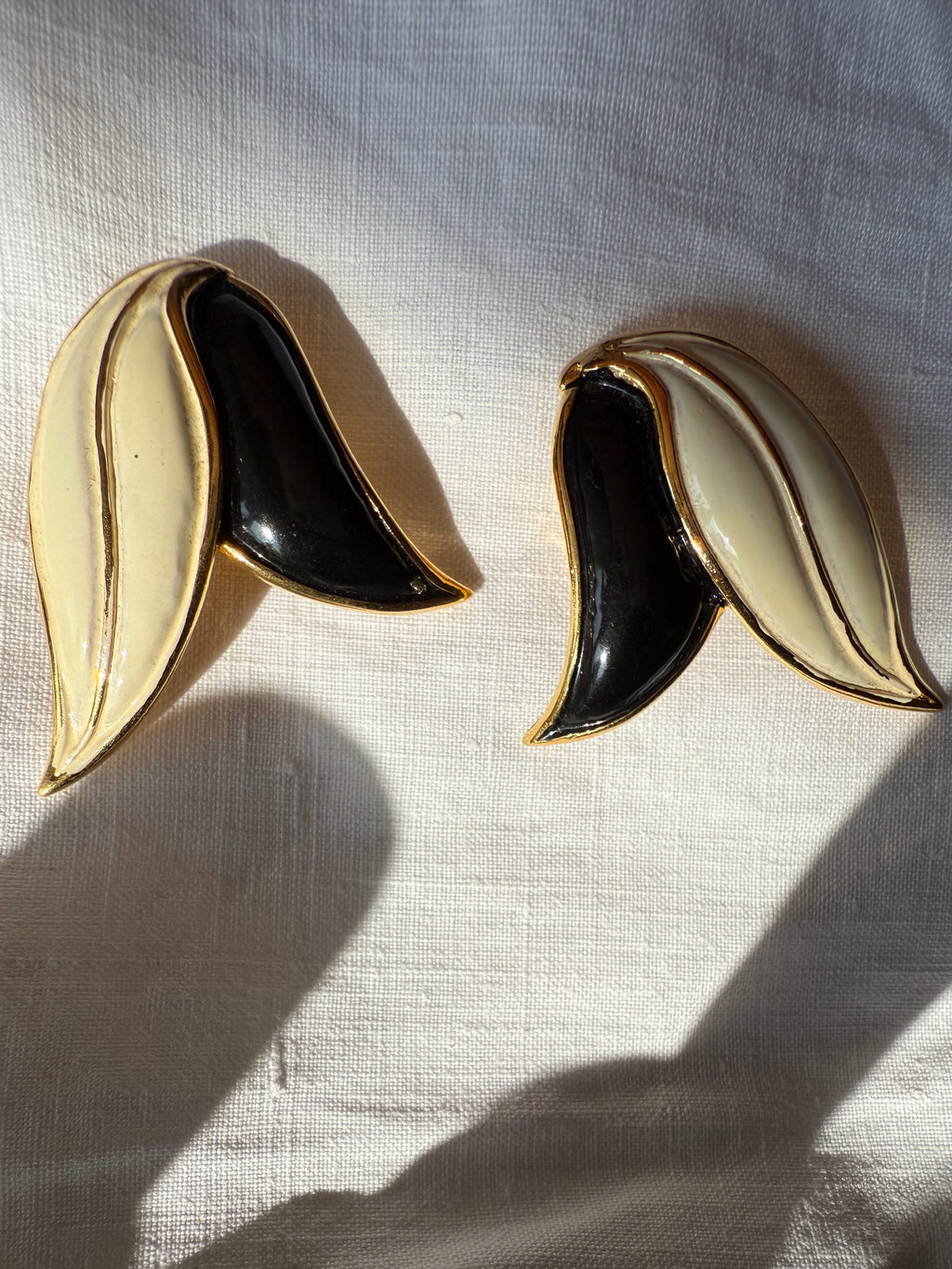 Valentino gold clip earrings 90s