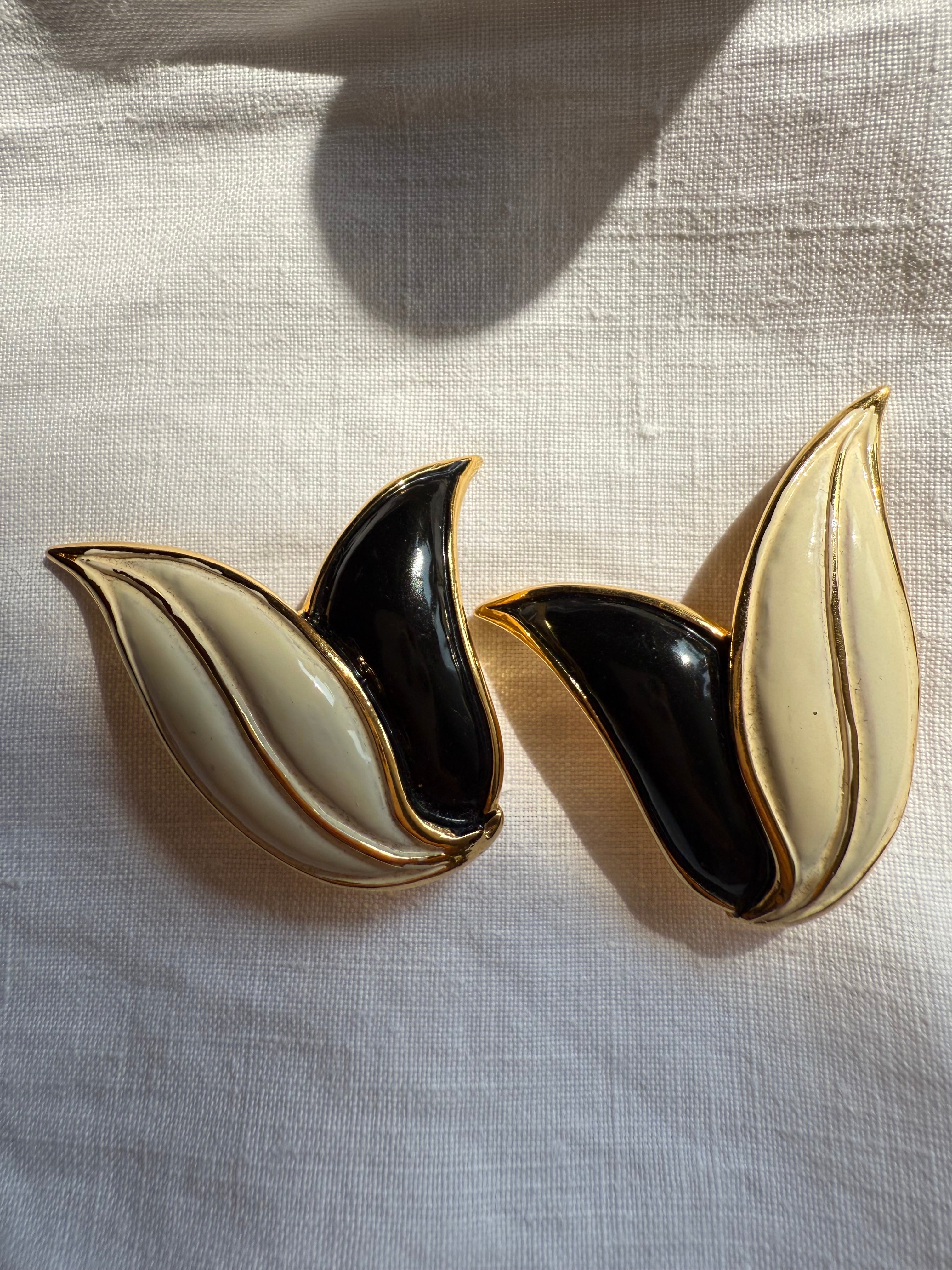 Valentino gold clip earrings 90s