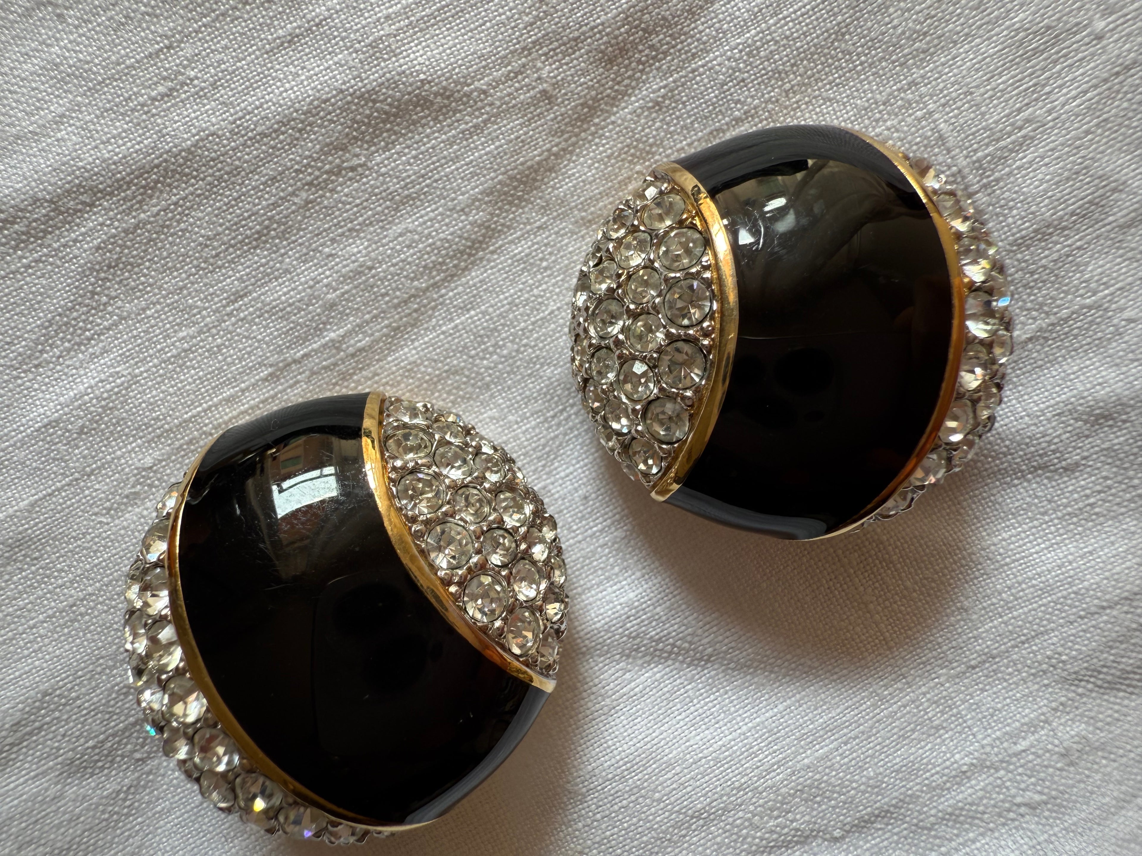 Black clip earrings 90s