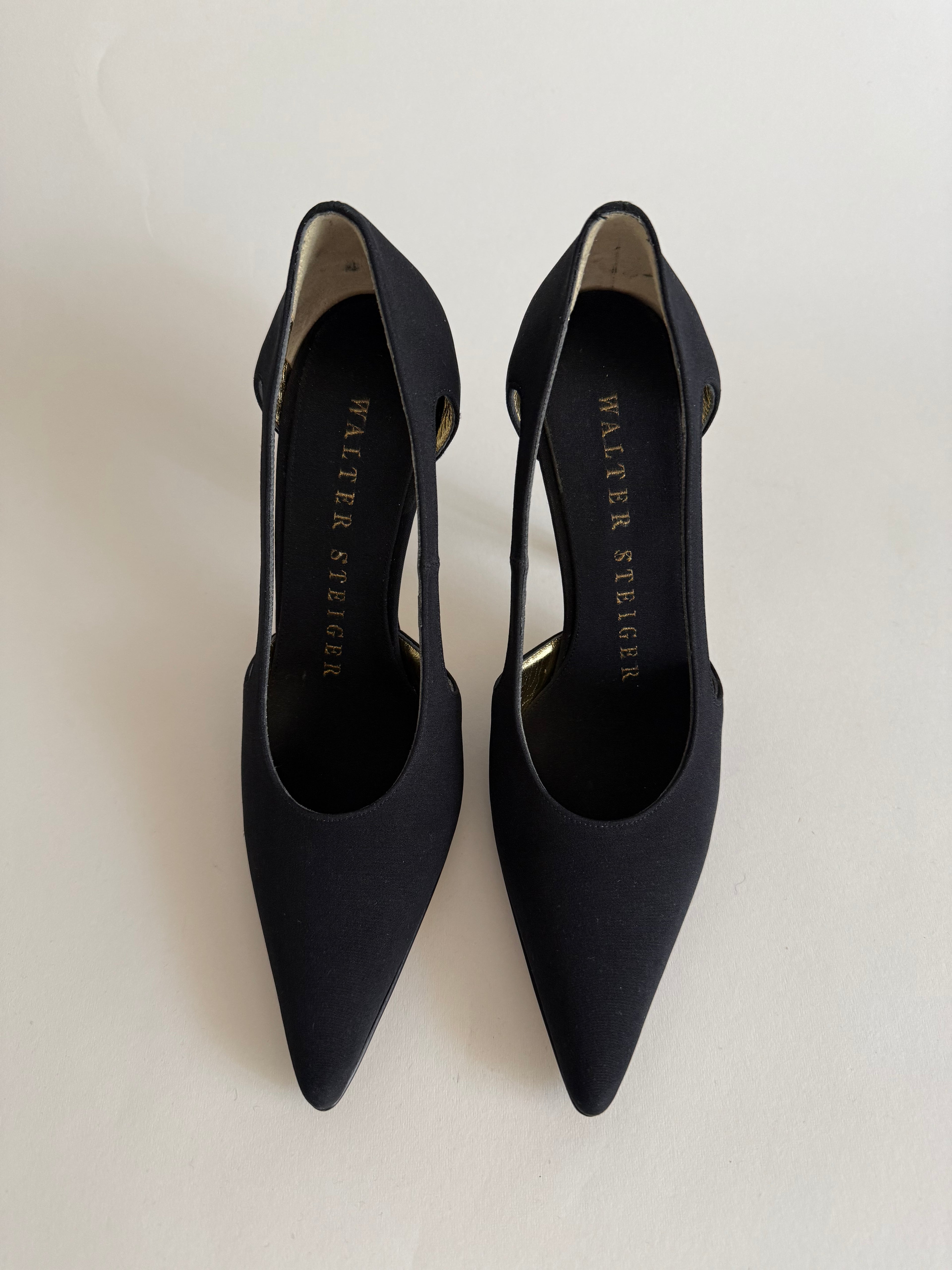 Heels satin black