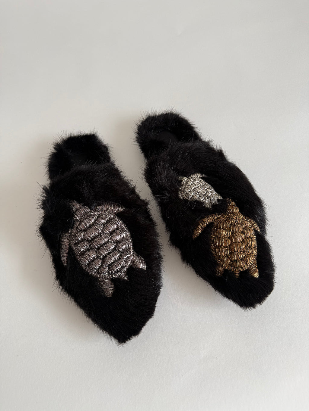 Sanayi 313 mules turtles faux fur
