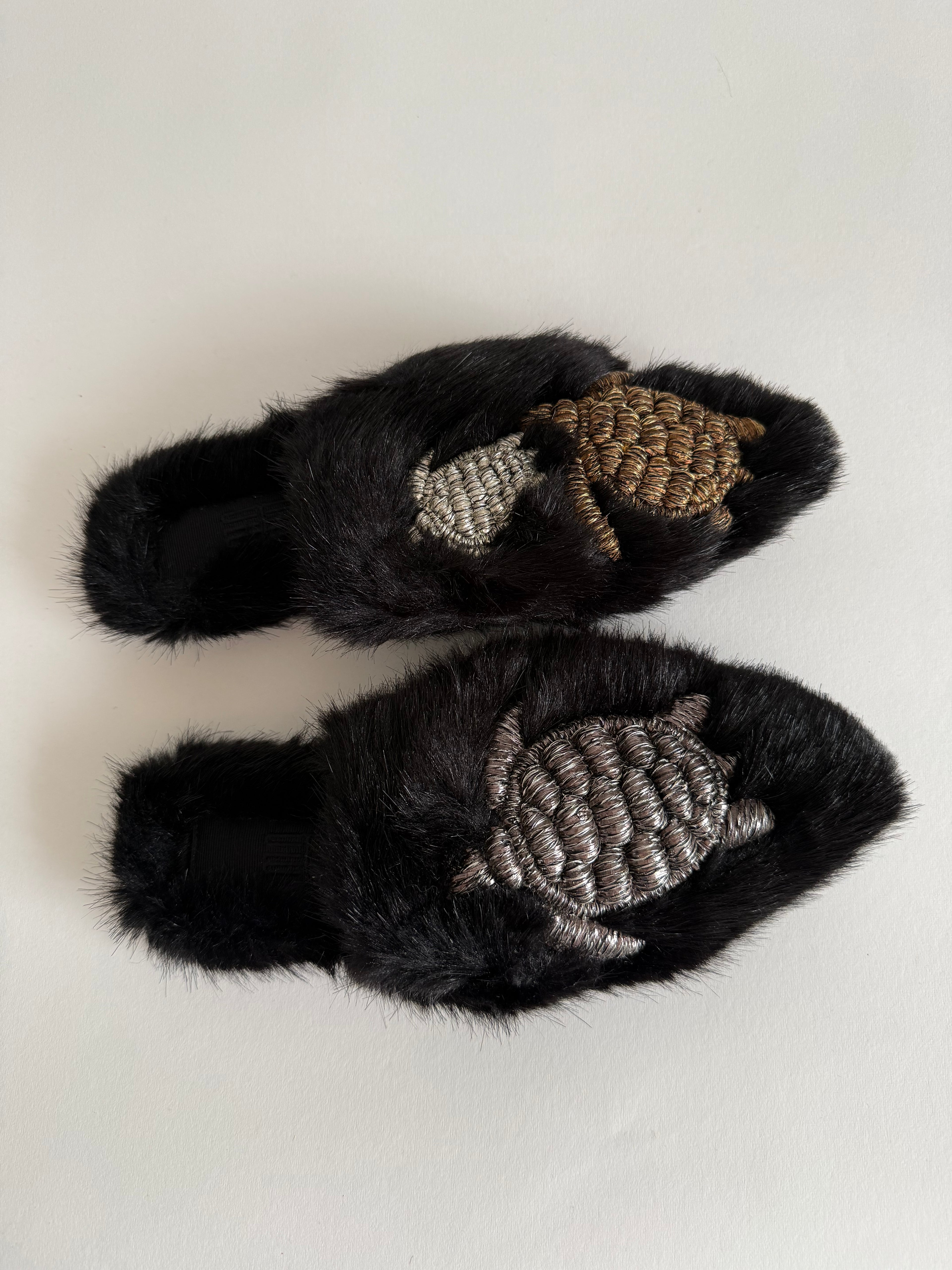 Sanayi 313 mules turtles faux fur
