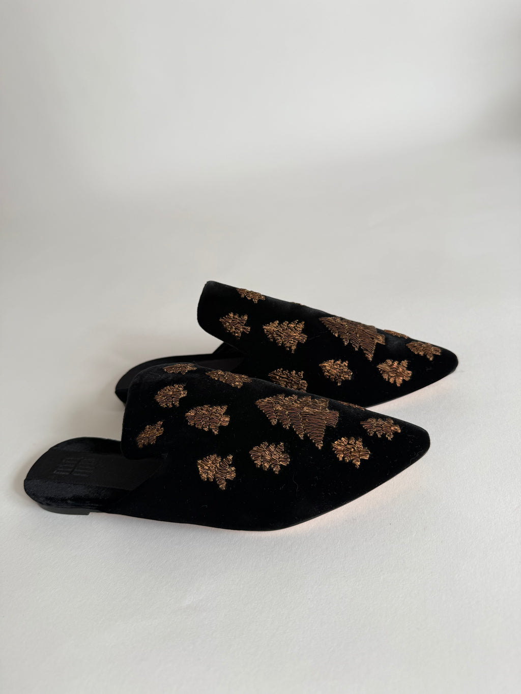 Sanayi 313 velvet fir tree embroidery
