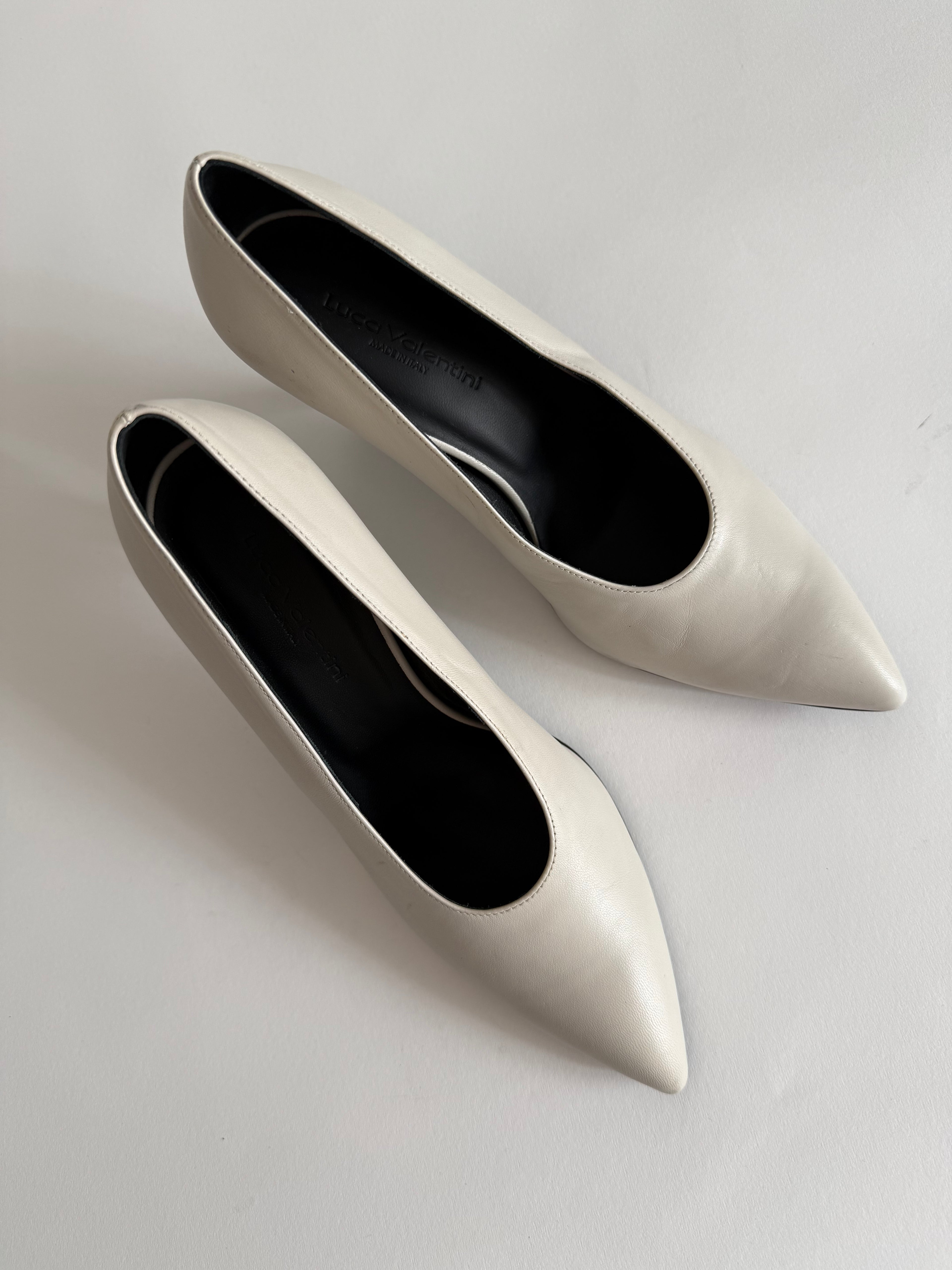 Ice leather pumps