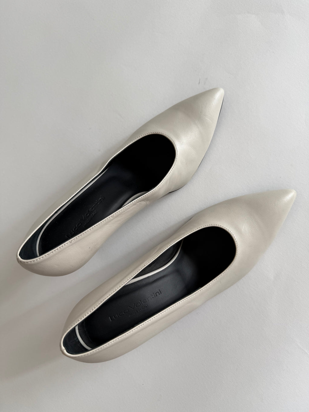 Ice leather pumps