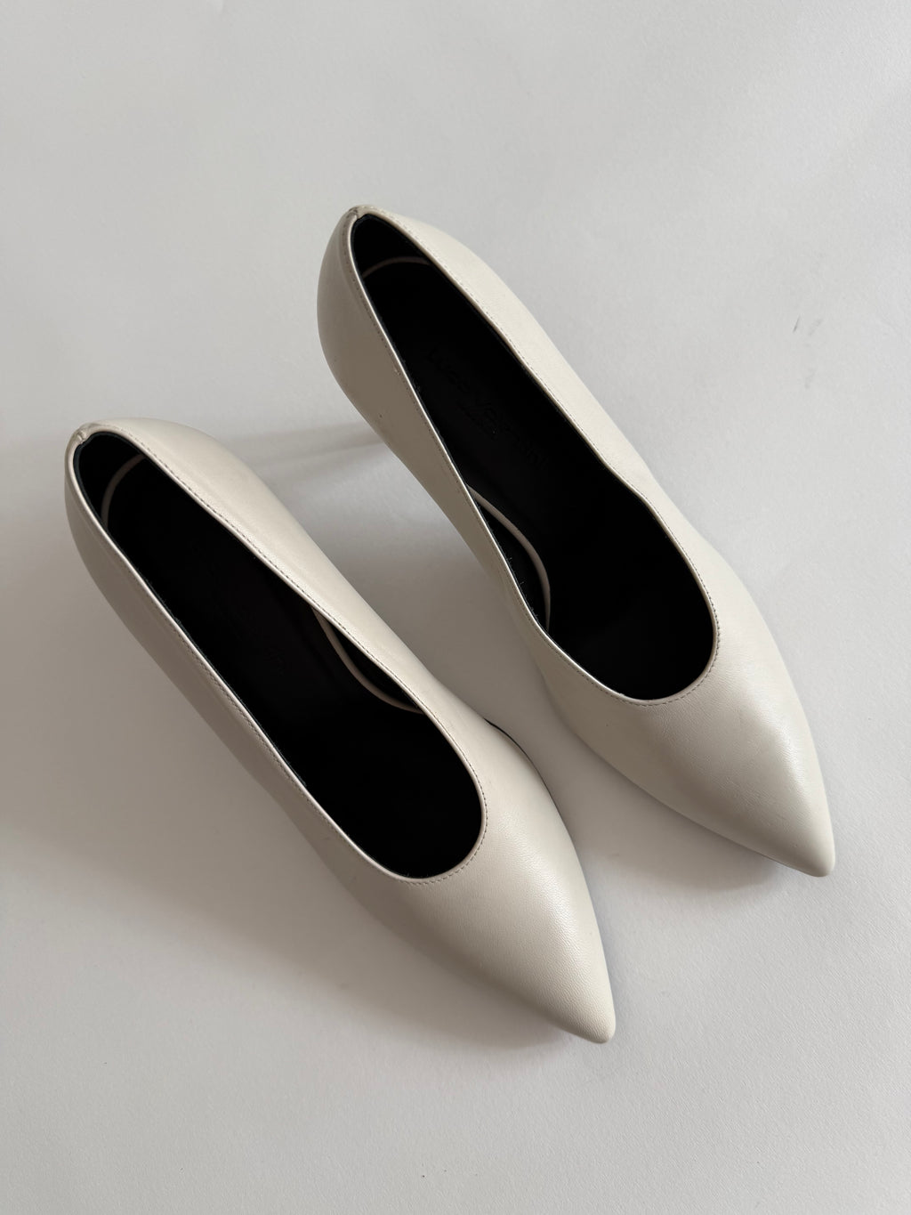 Ice leather pumps