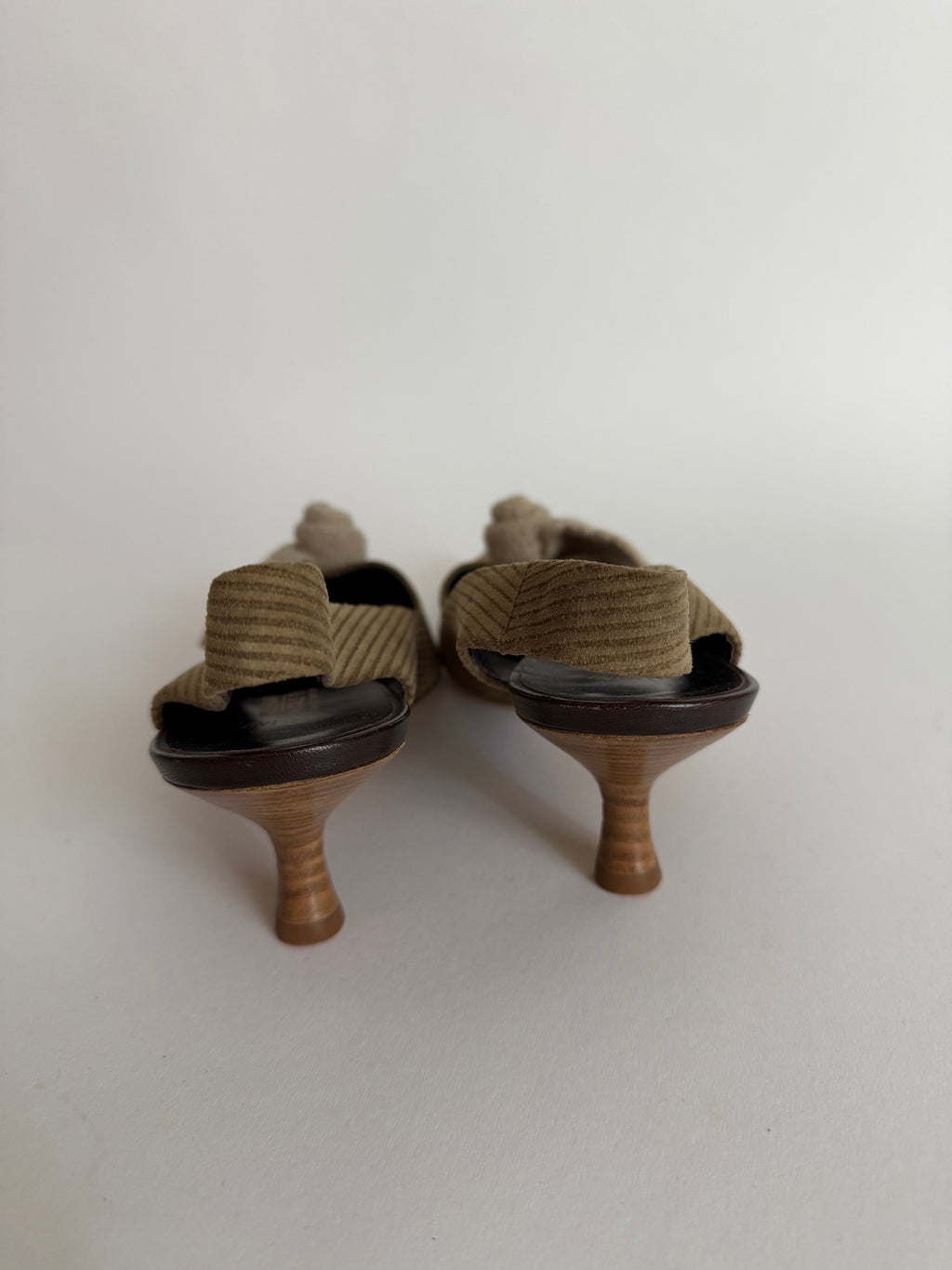 Slingback flower beige