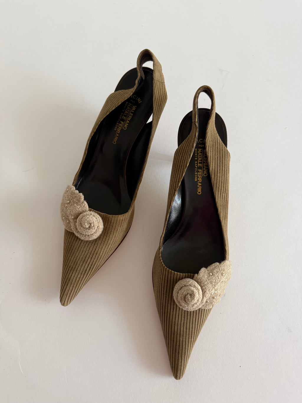 Slingback flower beige