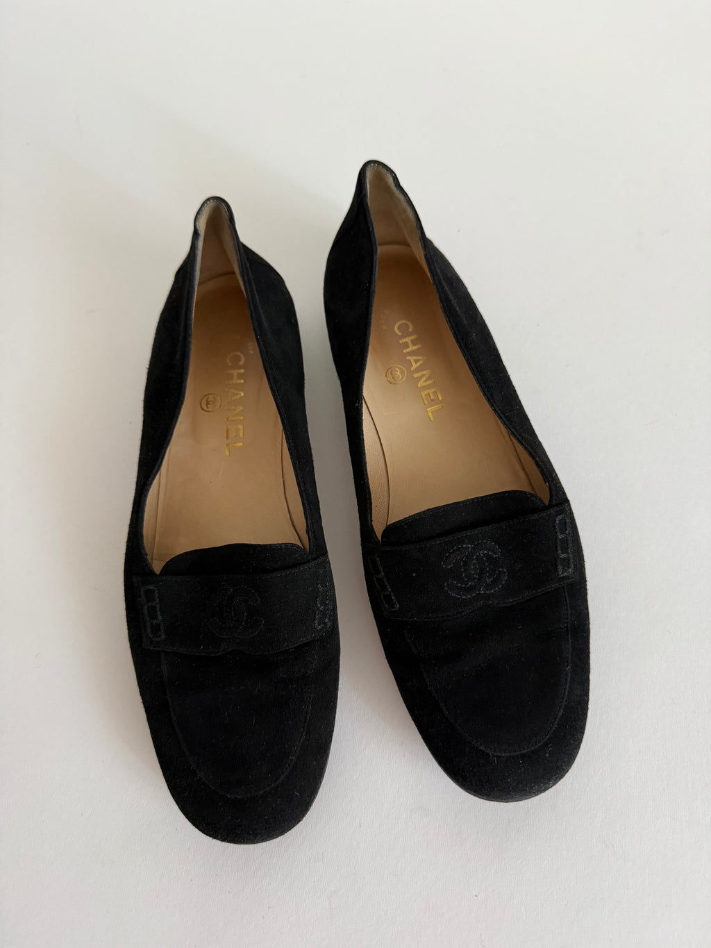 Chanel suede loafers vintage CC