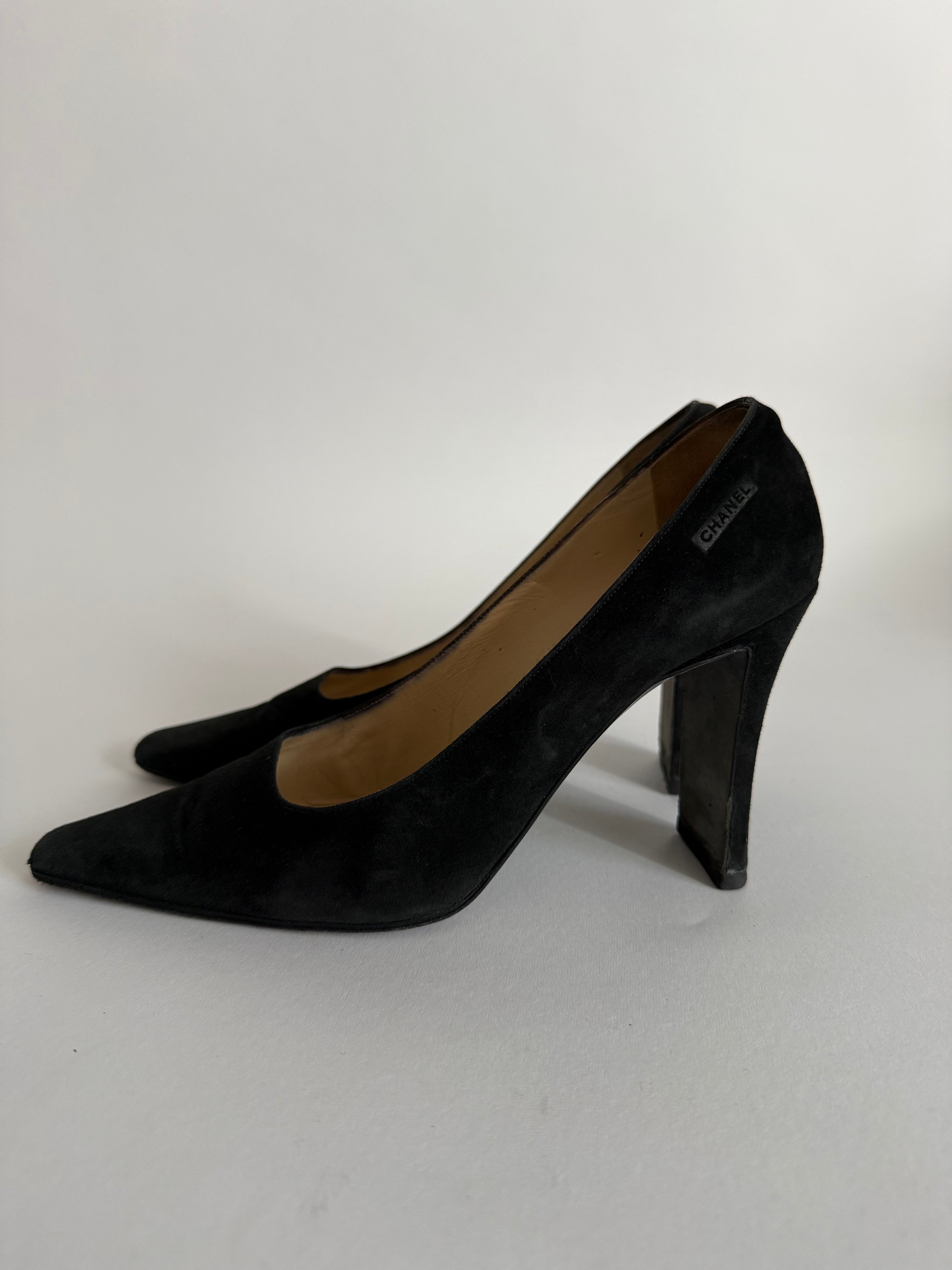 Chanel 2000s suede vintage heels