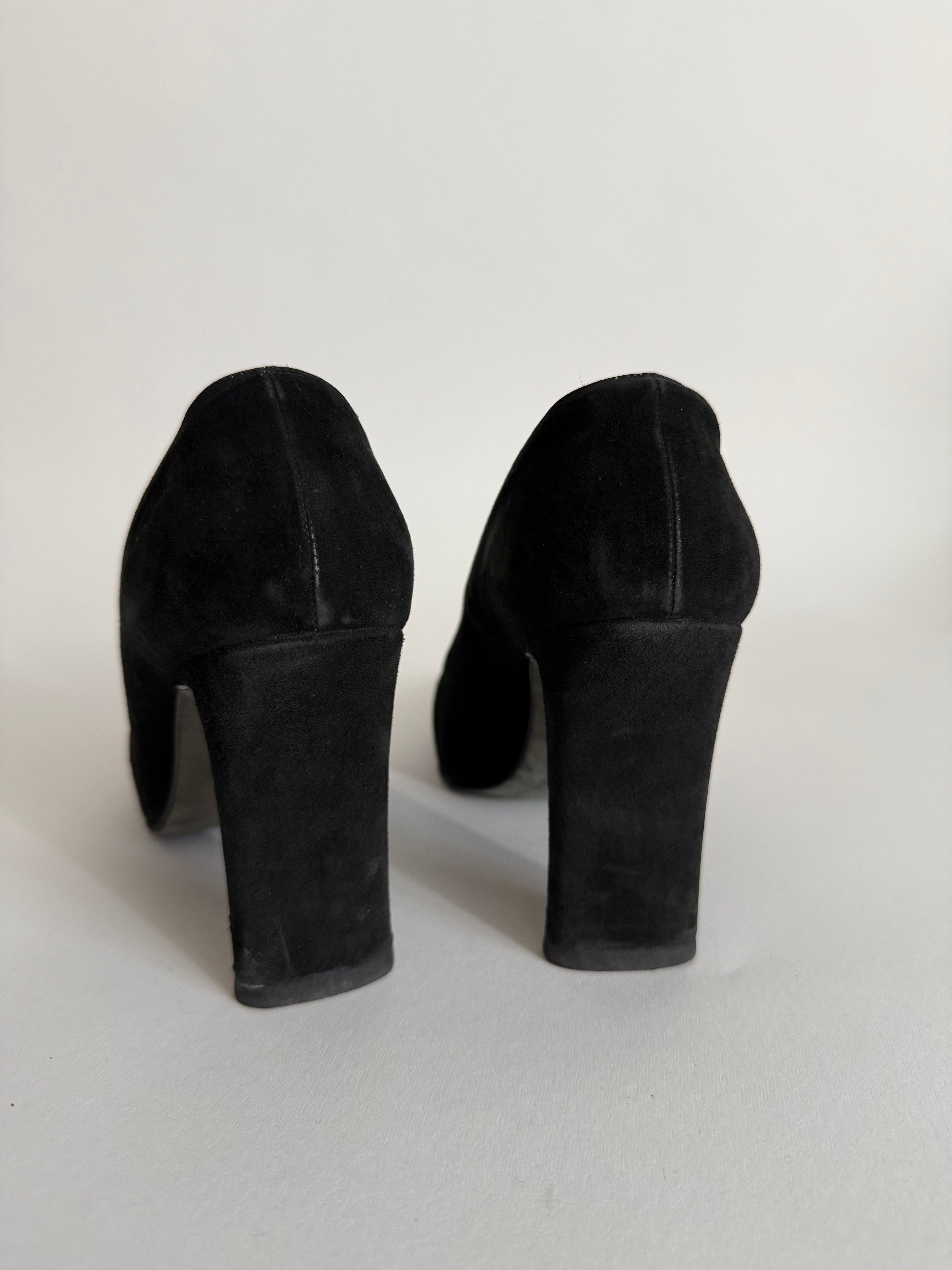 Chanel 2000s suede vintage heels