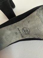 Chanel 2000s suede vintage heels