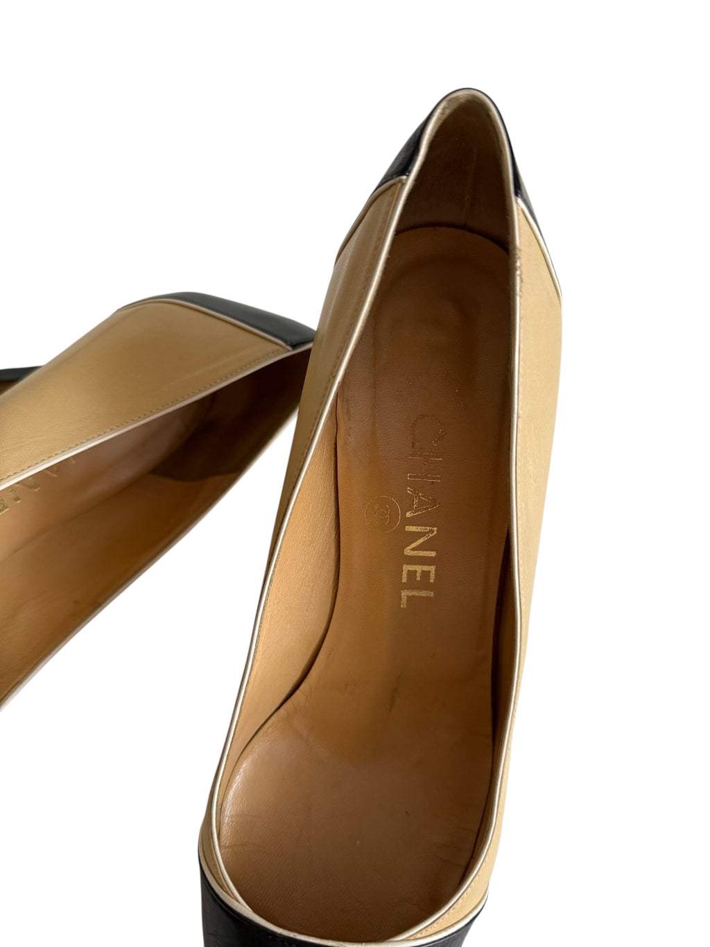 Chanel heels bicolor