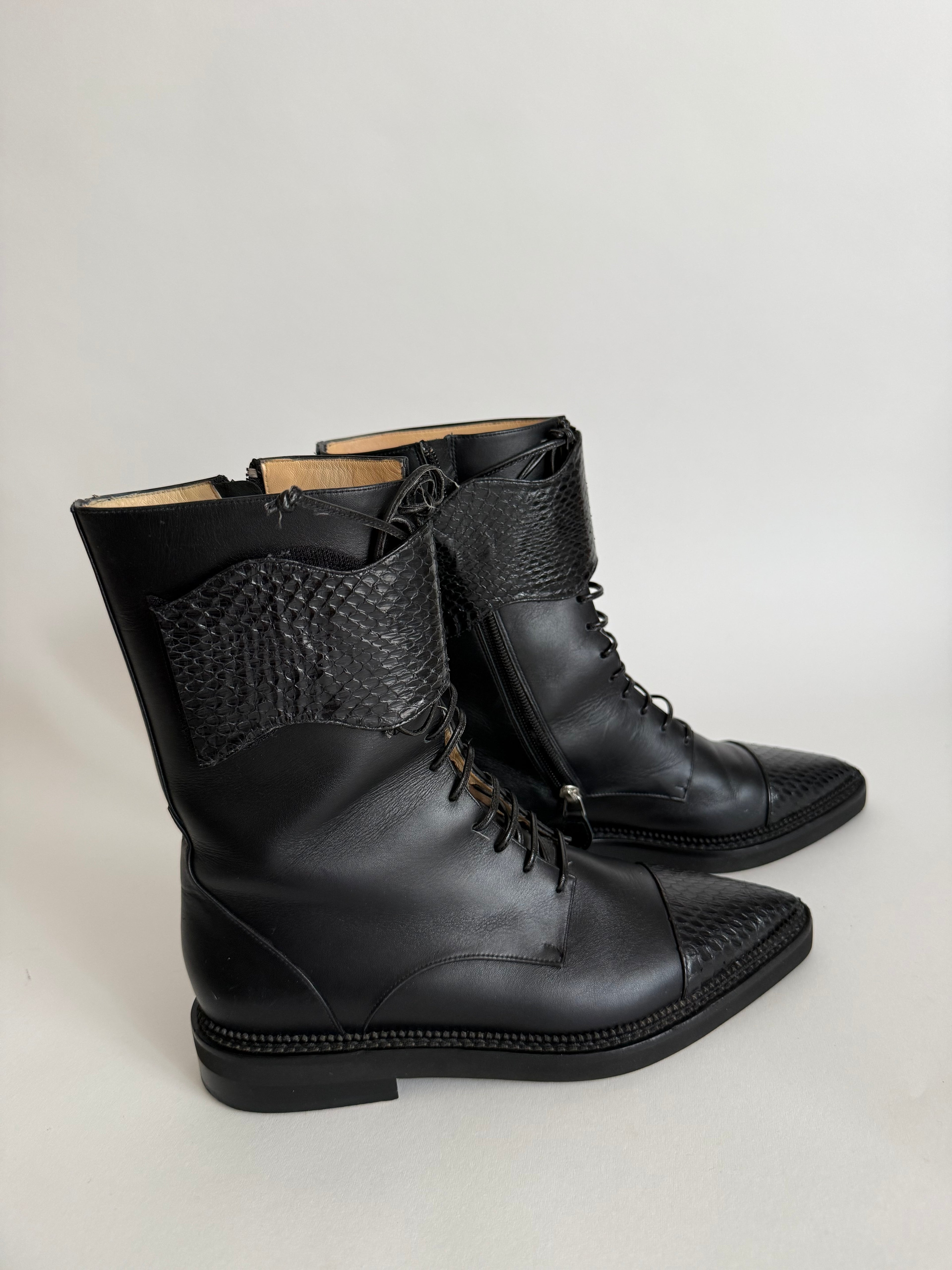 Leather black boots