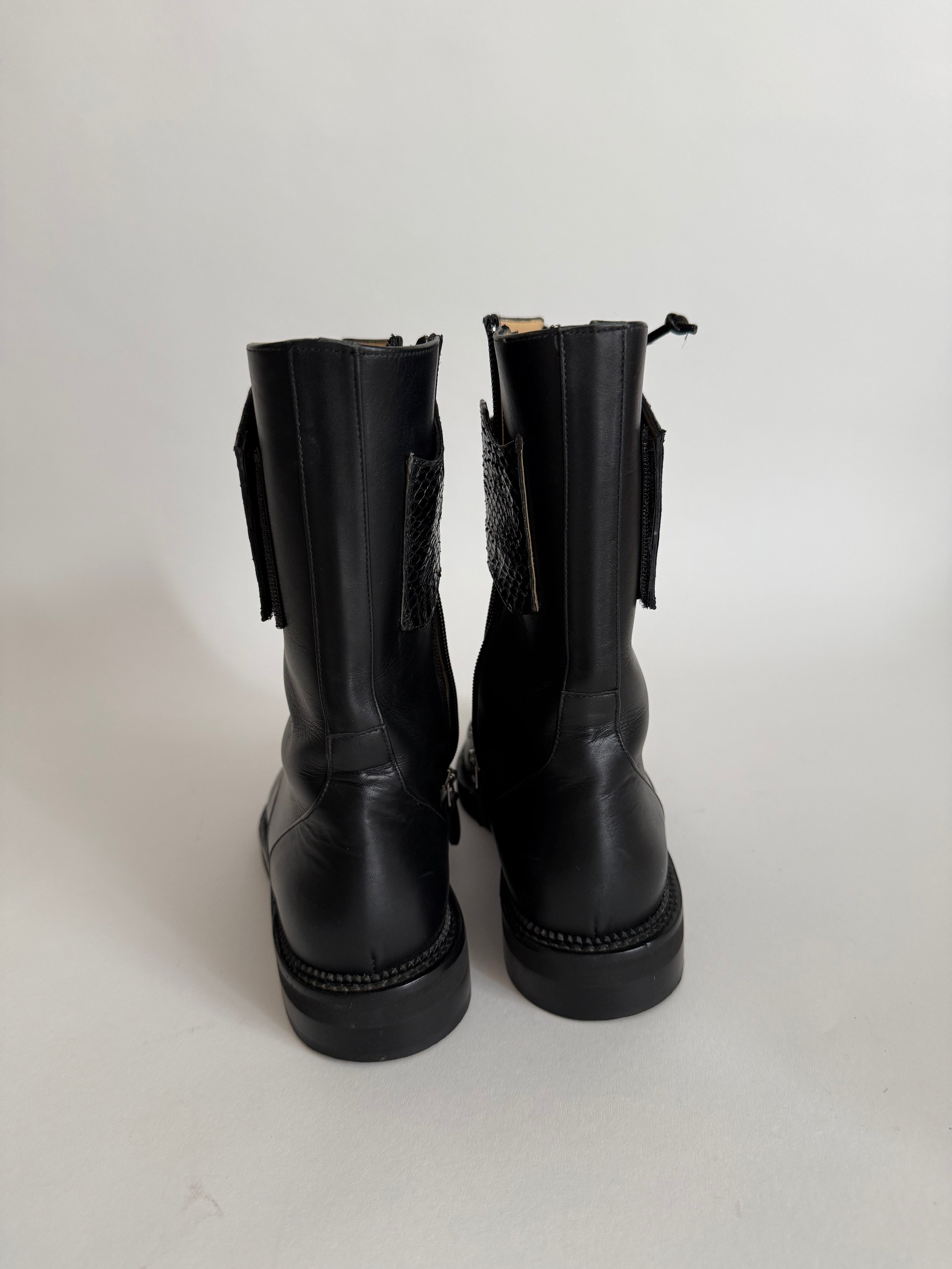 Leather black boots