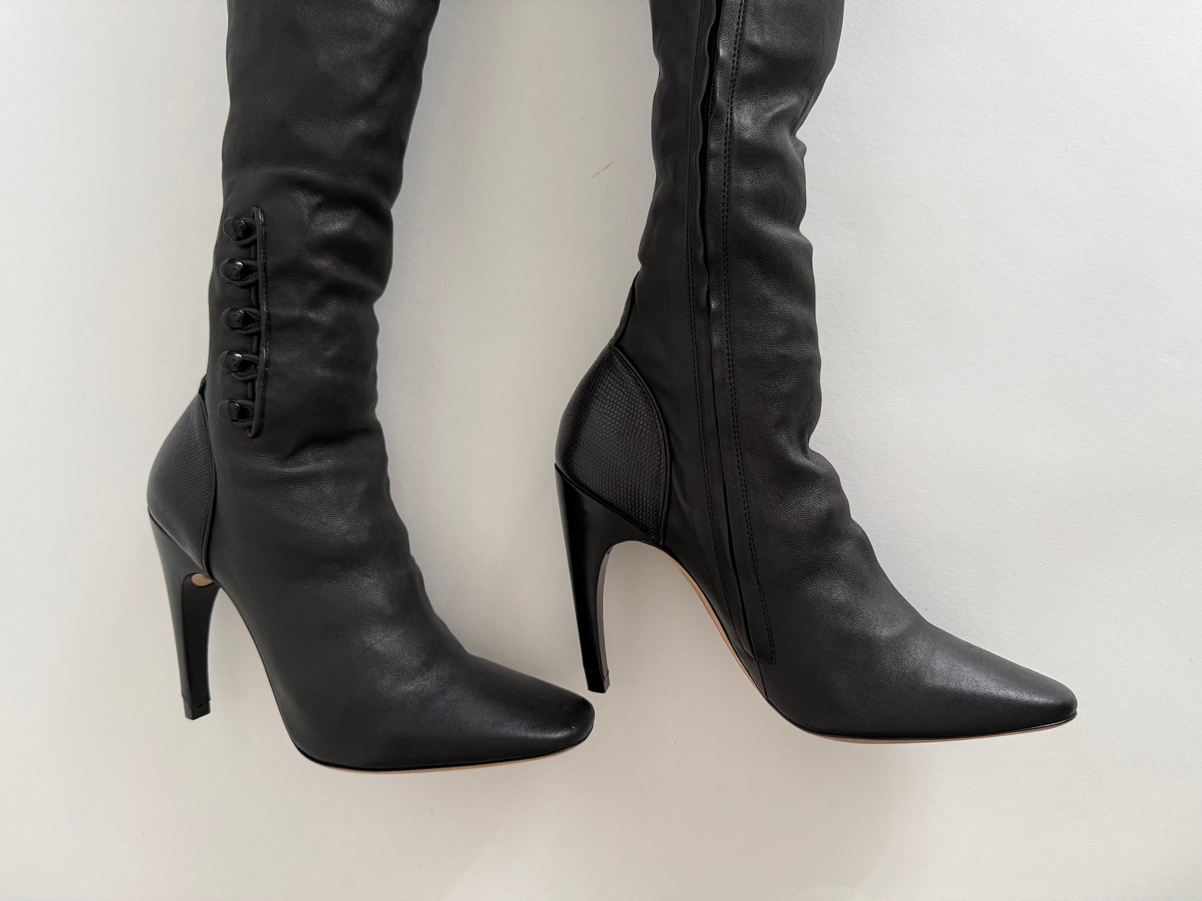 Nina Ricci F/W 2017 over knee boots