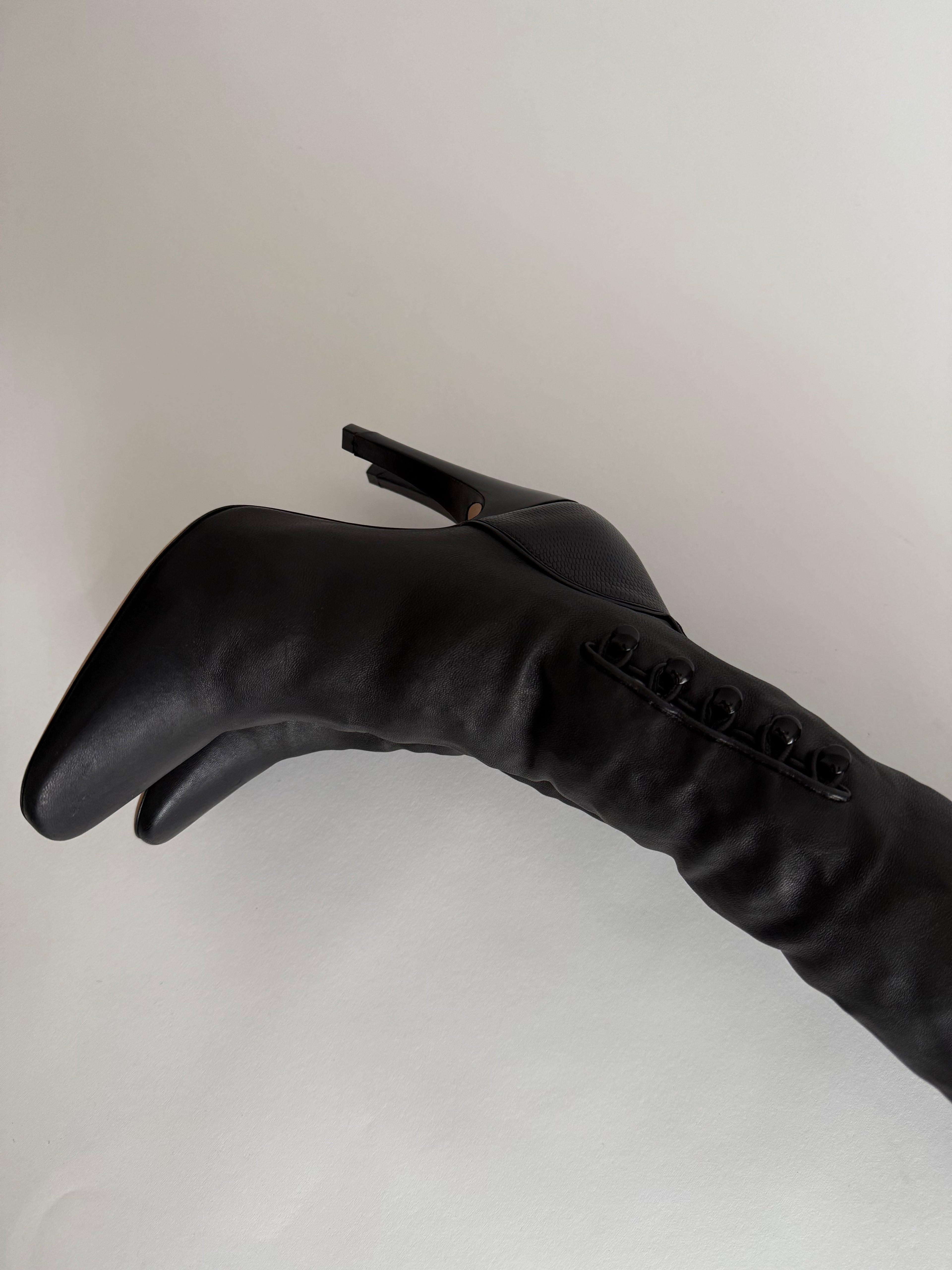 Nina Ricci F/W 2017 over knee boots