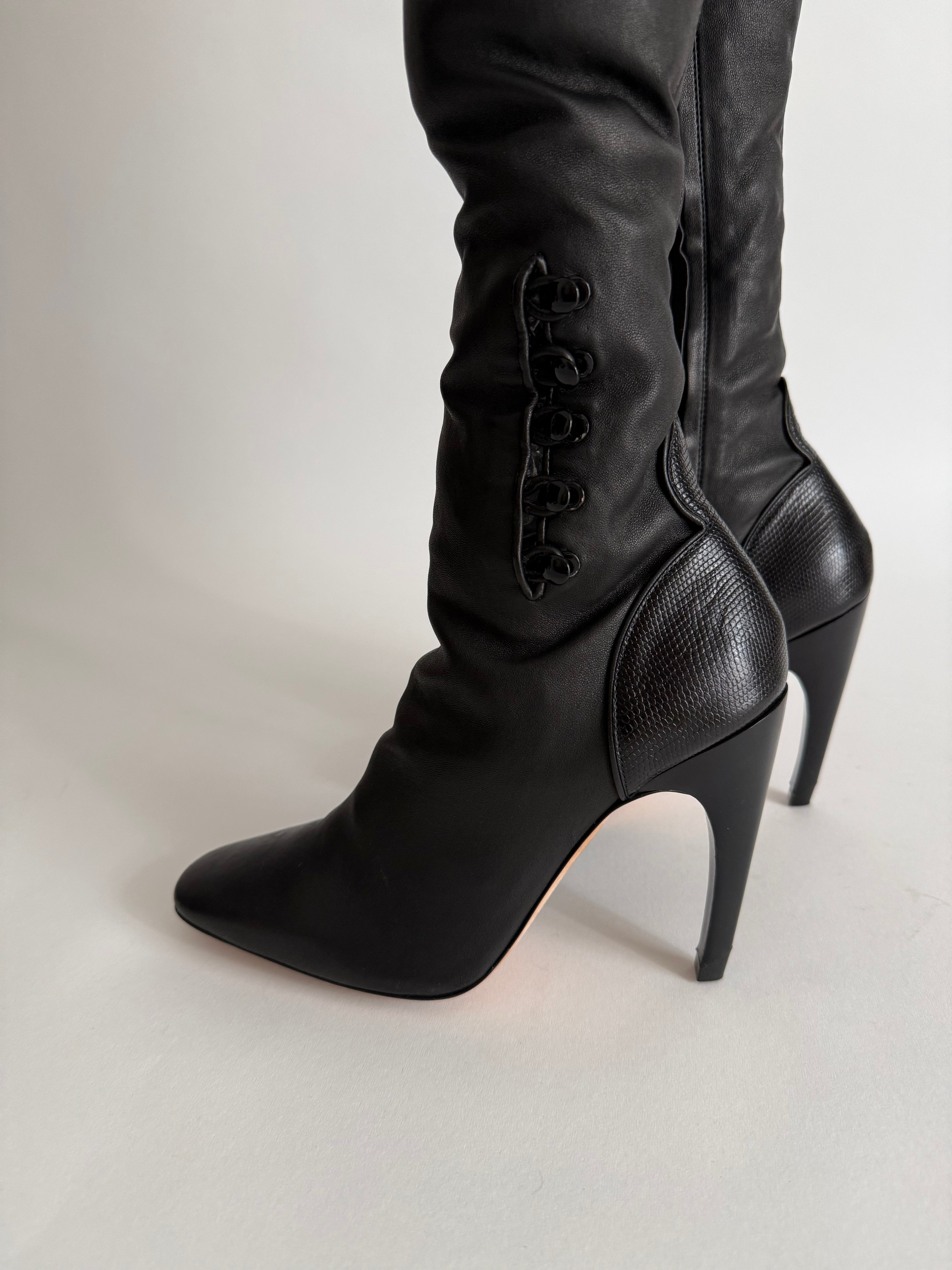 Nina Ricci F/W 2017 over knee boots