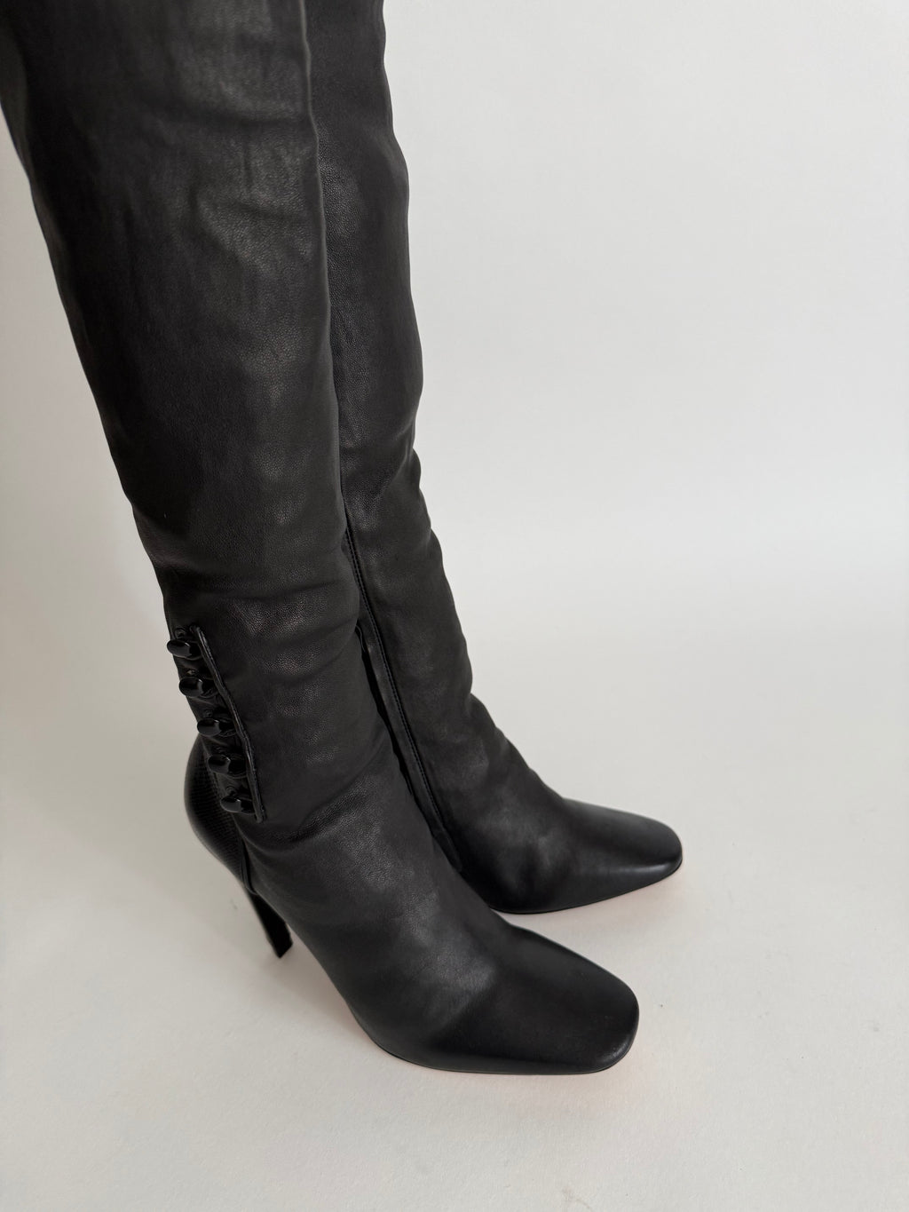 Nina Ricci F/W 2017 over knee boots