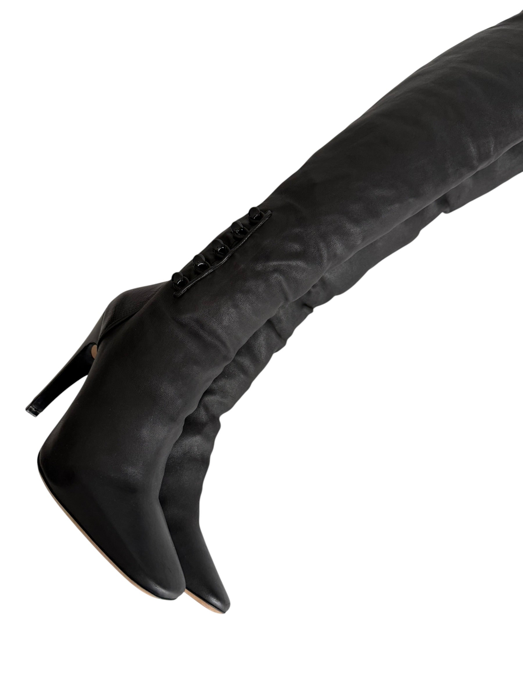 Nina Ricci F/W 2017 over knee boots