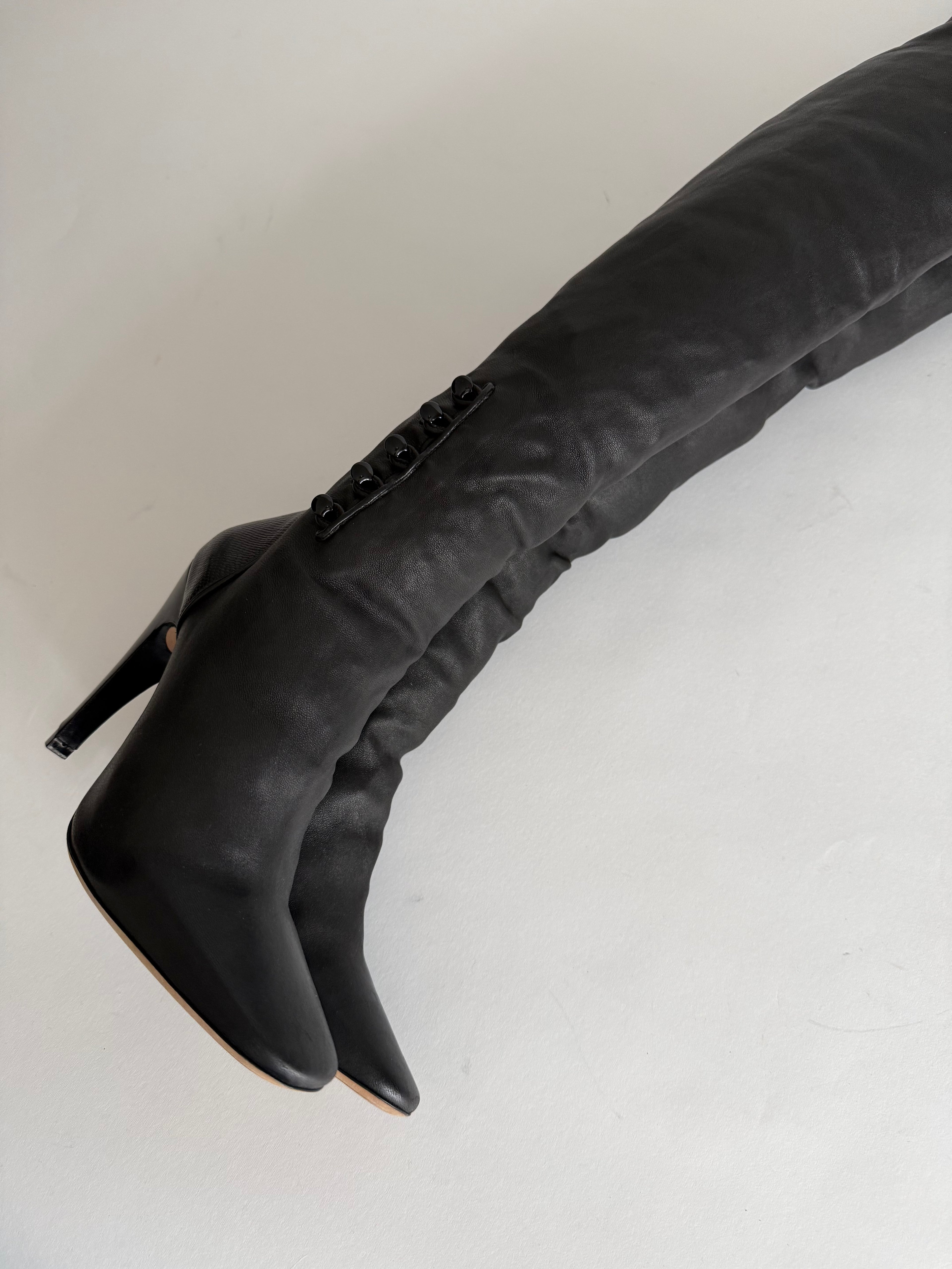 Nina Ricci F/W 2017 over knee boots