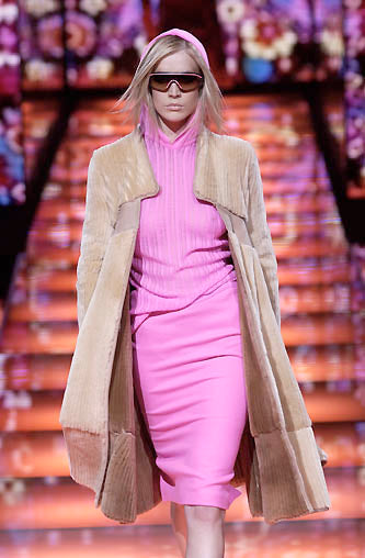 Gianni Versace FW 2002 Runway wool pink sweater