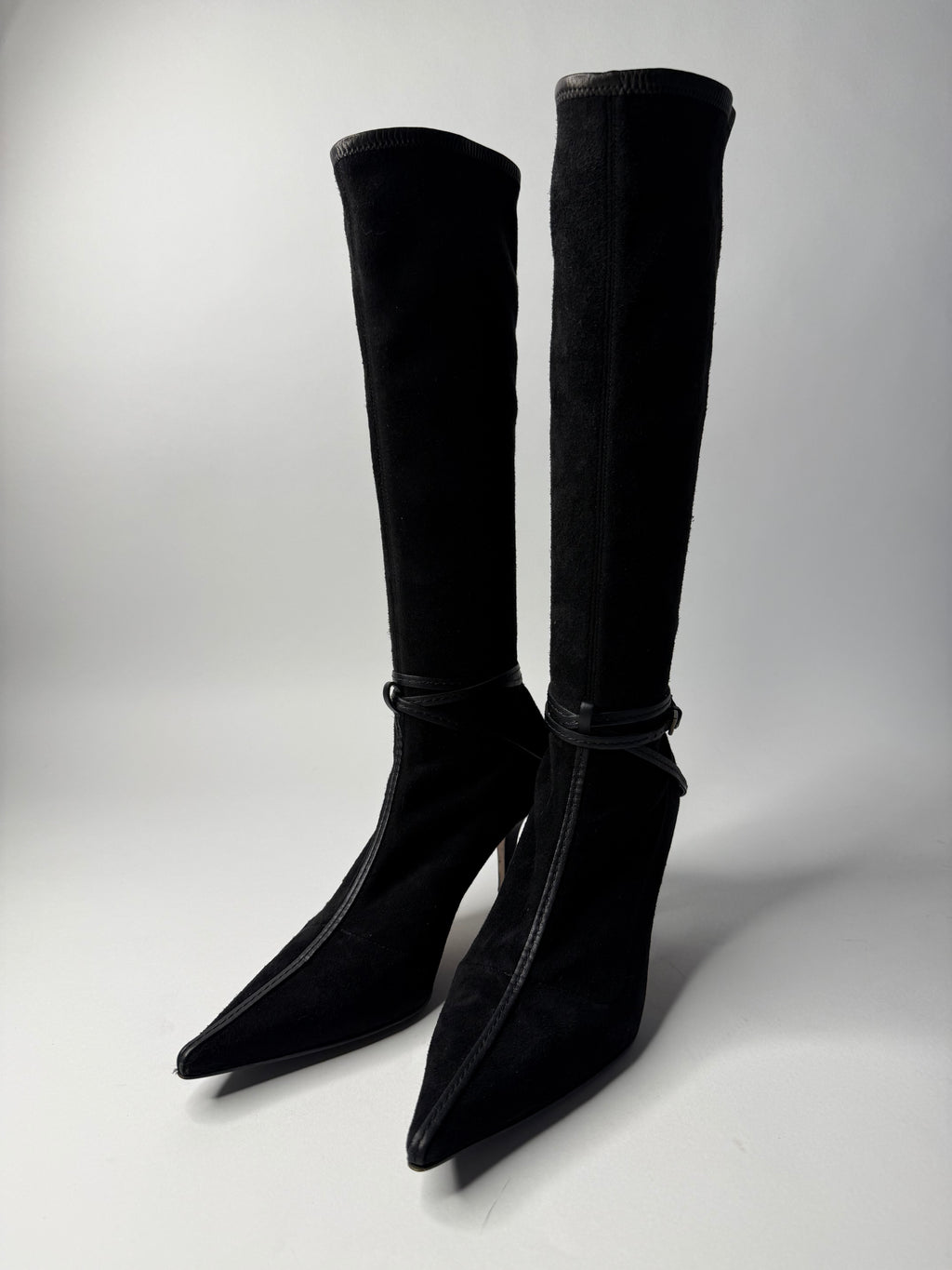 Gucci suede boots Tom Ford Era
