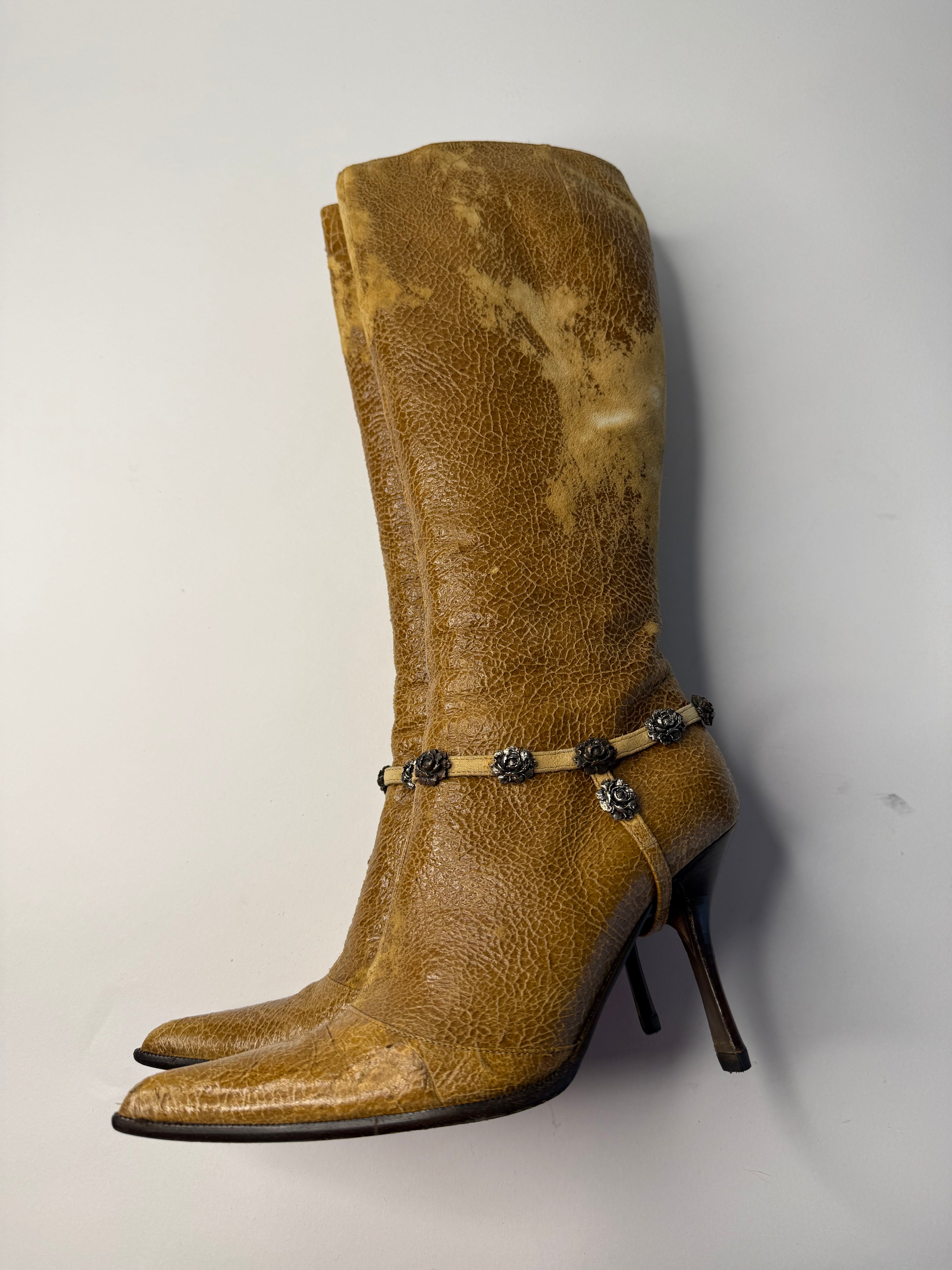 Roberto Cavalli 2000s distressed tan boots