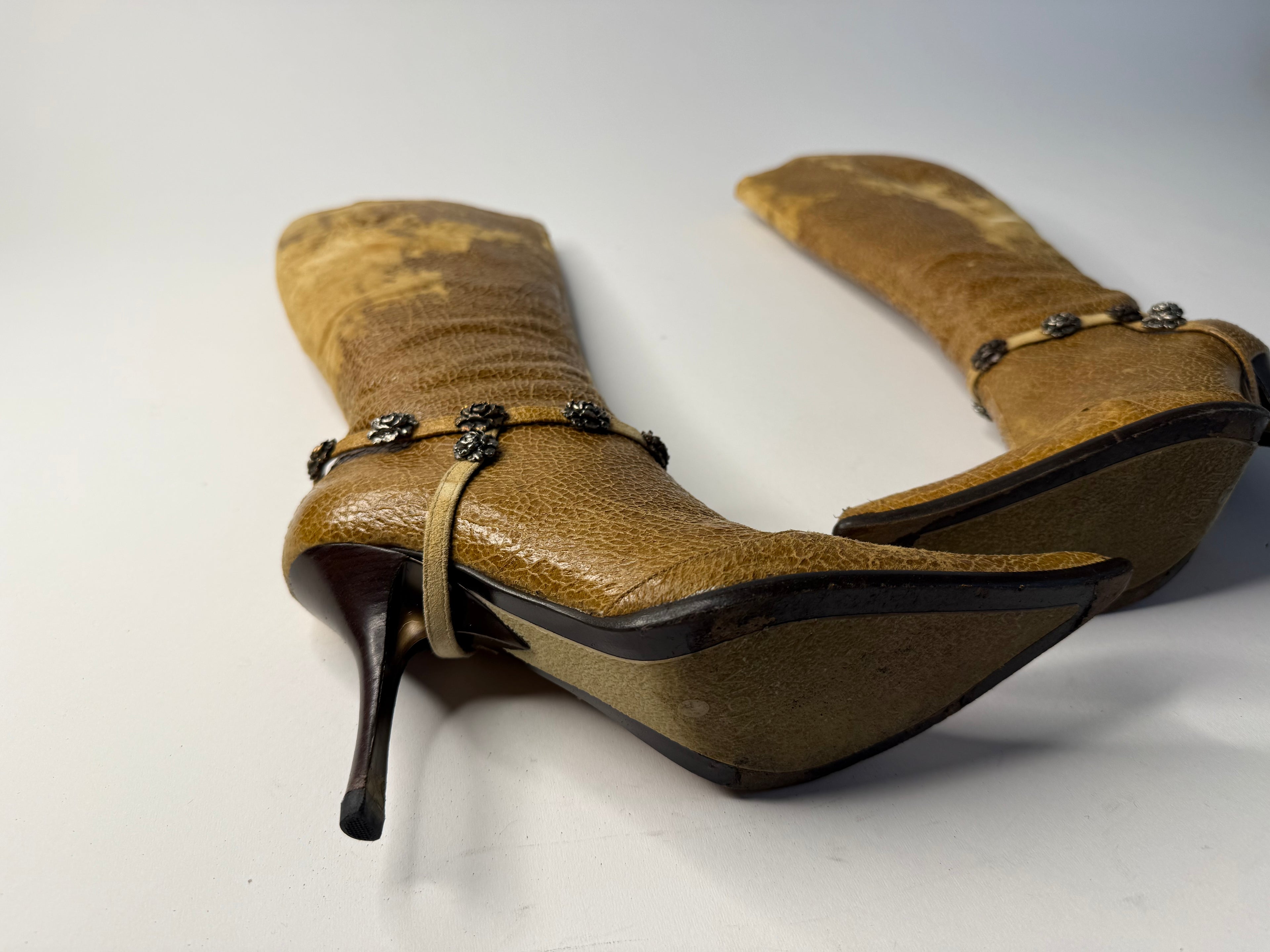 Roberto Cavalli 2000s distressed tan boots