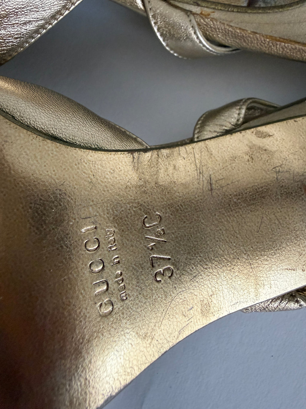 Gucci F/W 2000 gold tiger slingback