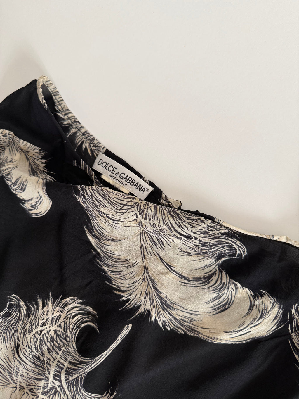 Dolce & Gabbana FW 1997 mini silk skirt print feathers