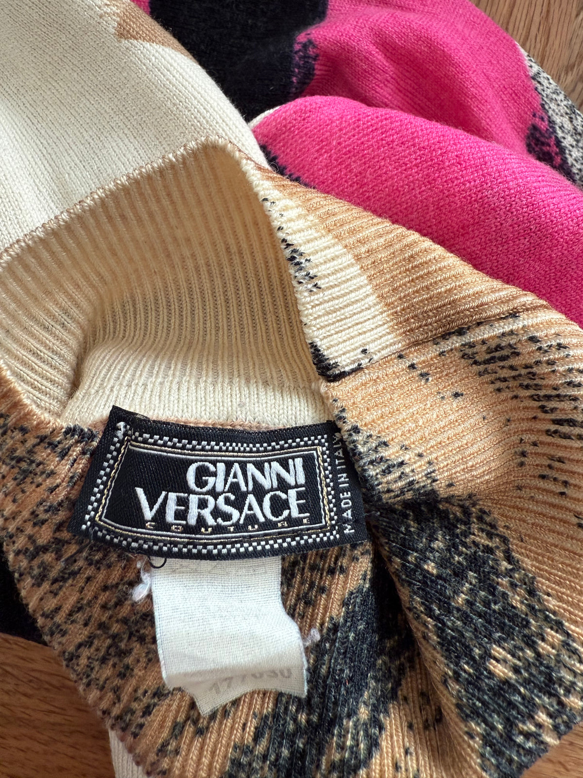 Gianni Versace FW 2001 Runway warm sweater