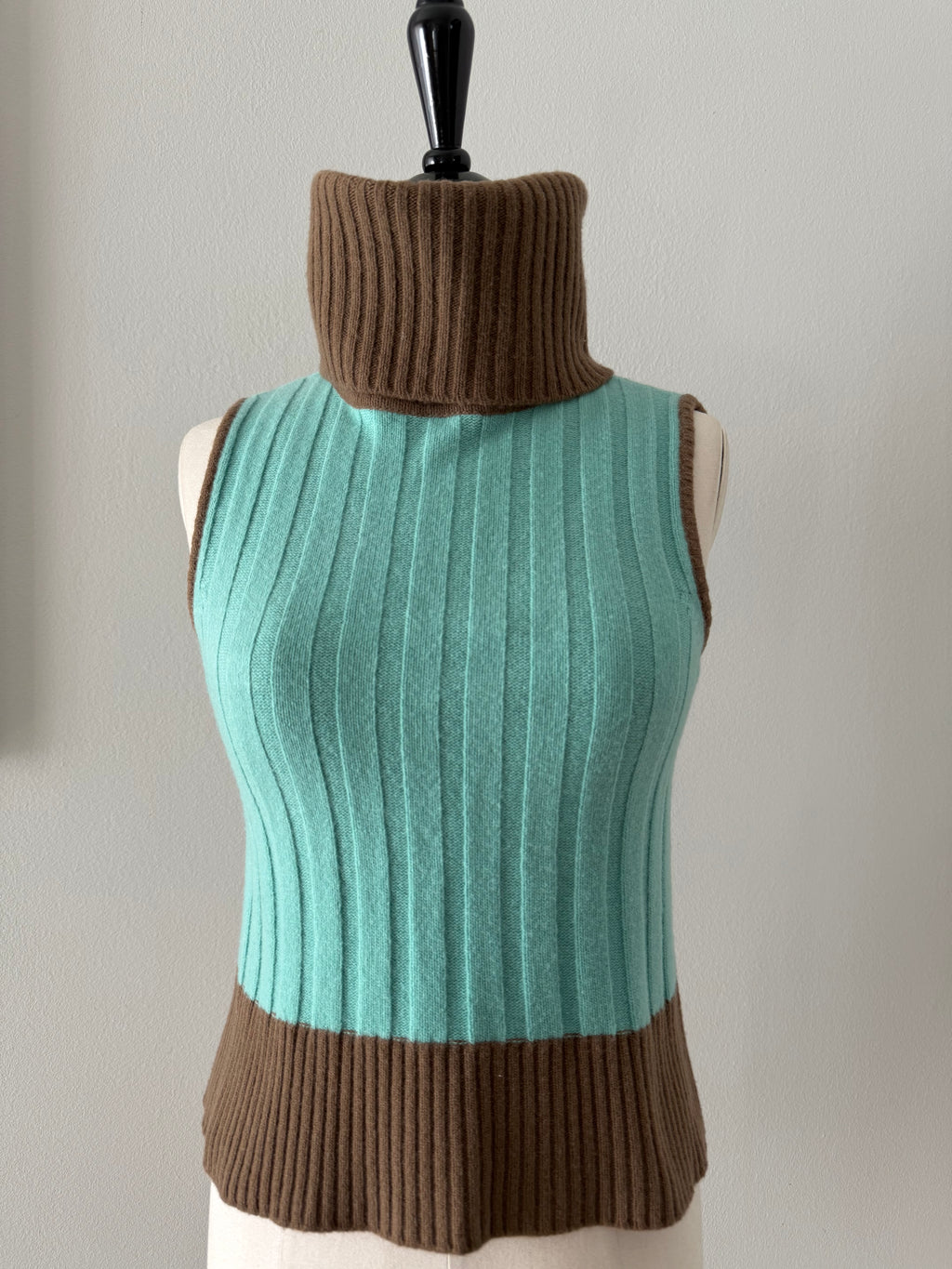Gianni Versace FW 2000 Runway wool turtleneck