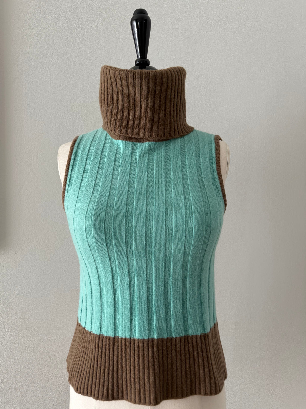 Gianni Versace FW 2000 Runway wool turtleneck