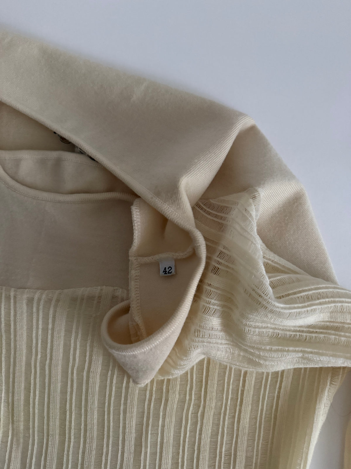 Gianni Versace beige milk FW 2002 Runway sweater