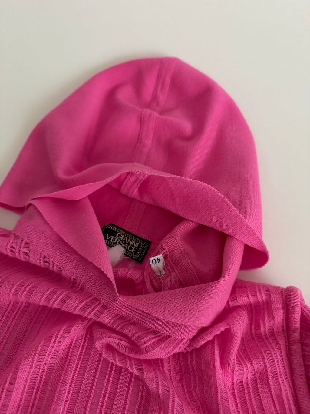 Gianni Versace FW 2002 Runway wool pink sweater