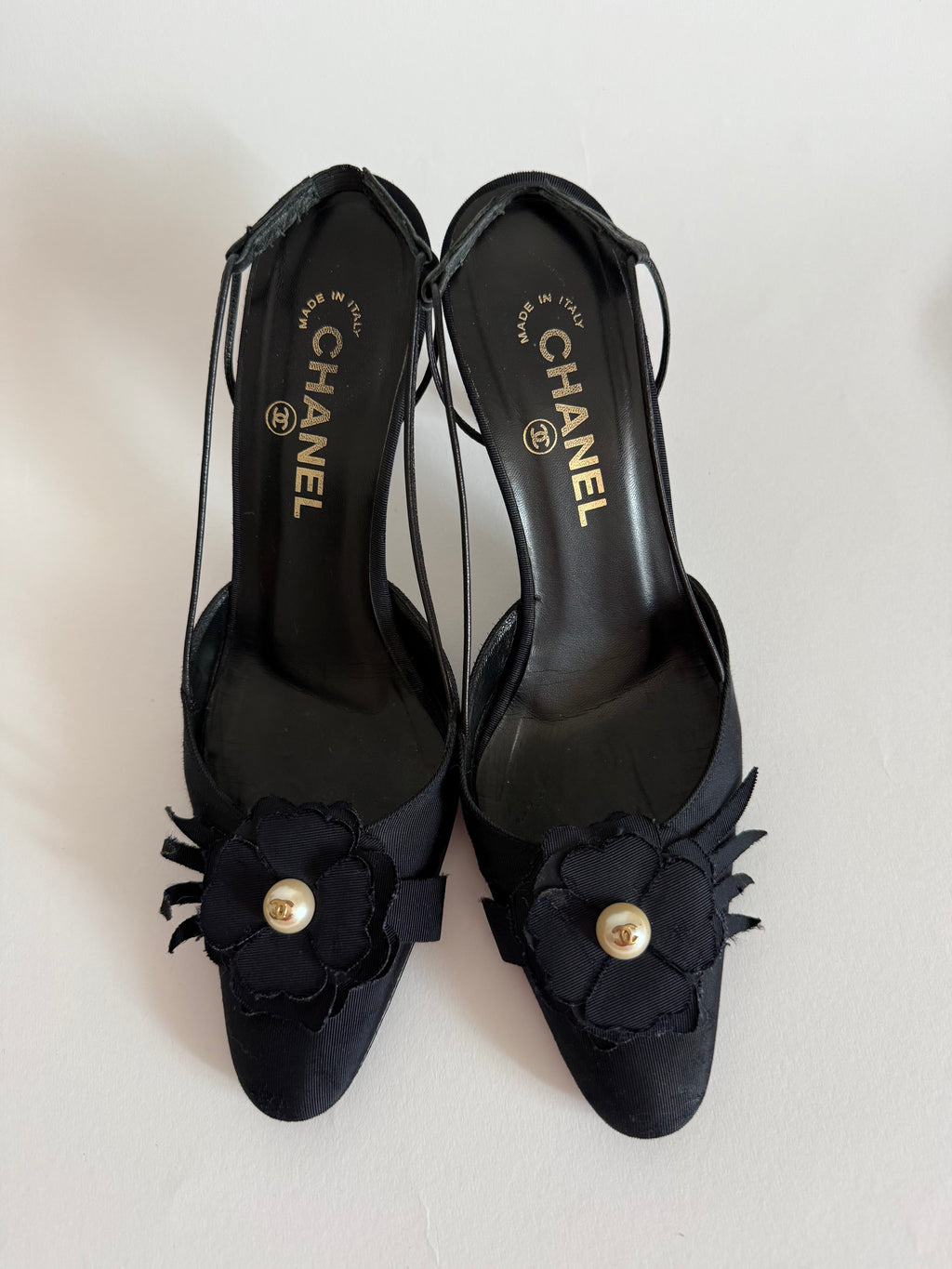Chanel vintage slingback pearl CC