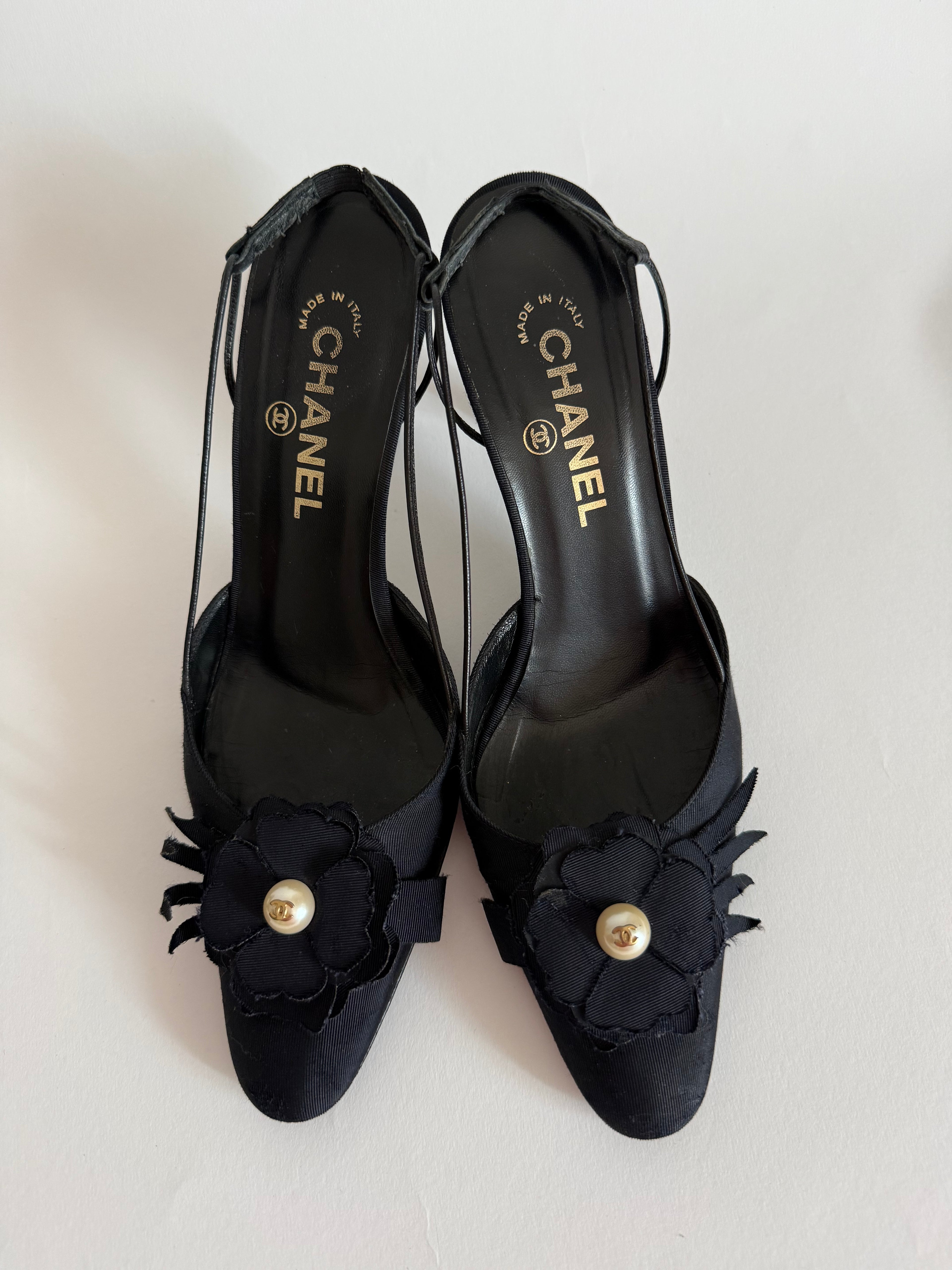 Chanel vintage slingback pearl CC