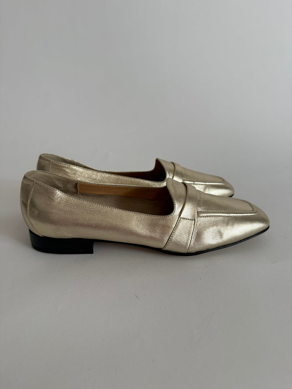 Gold leather moccasin vintage
