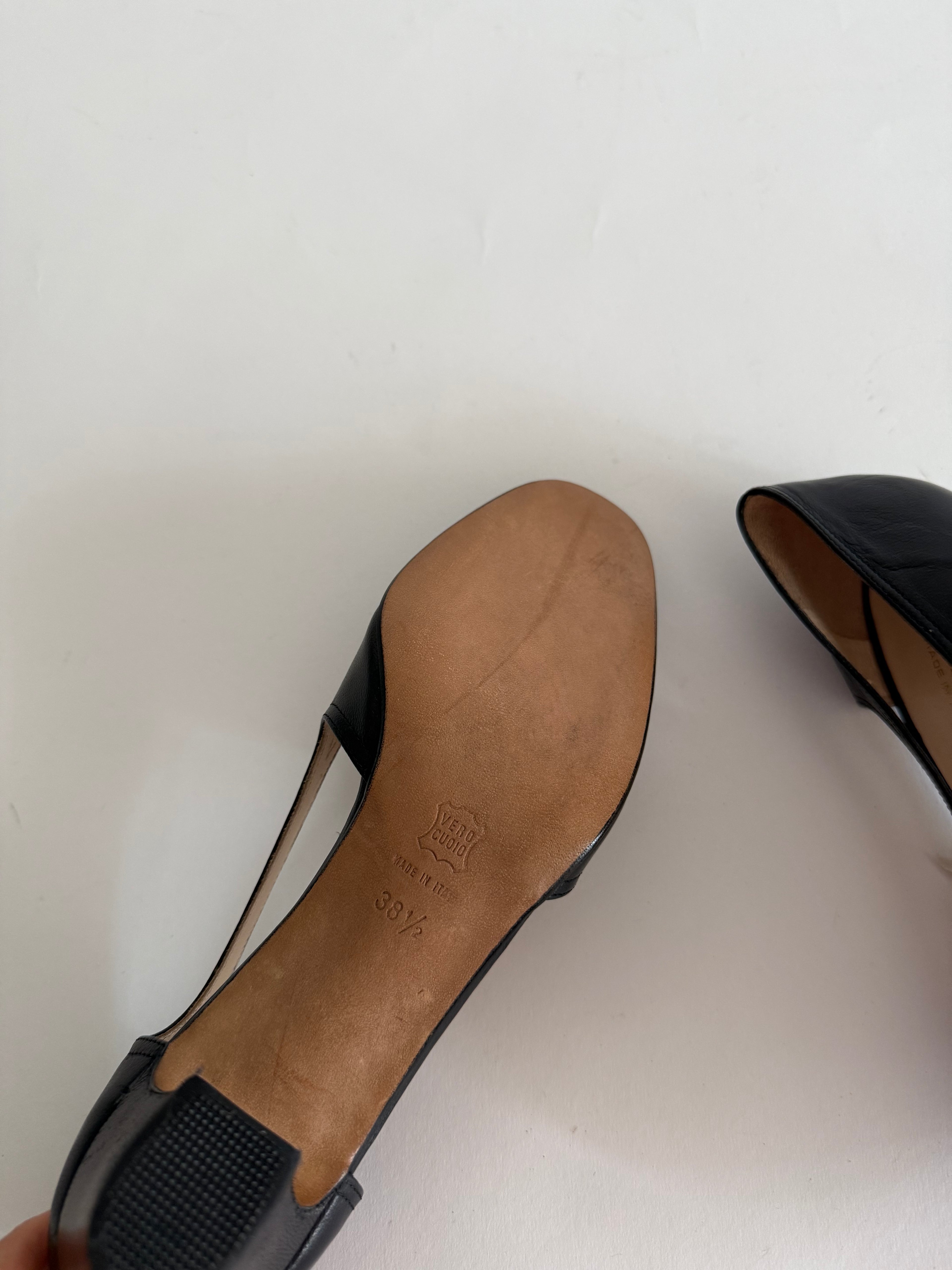 Black heels cut out leather