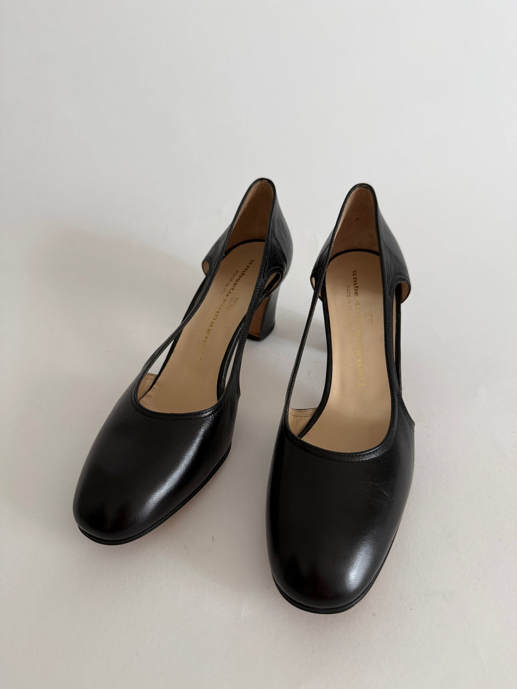 Black heels cut out leather