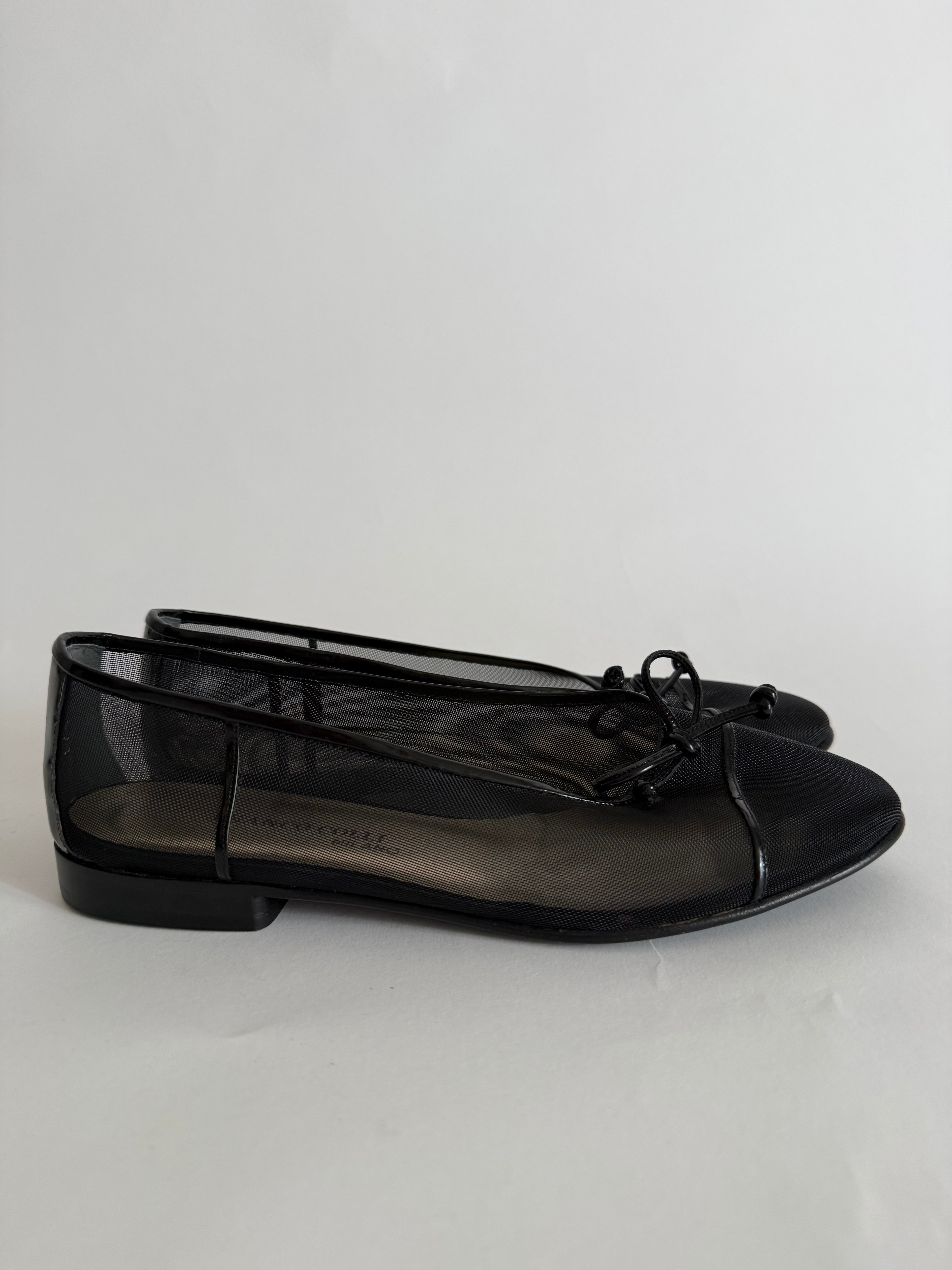 Black classic ballerinas transparent mesh