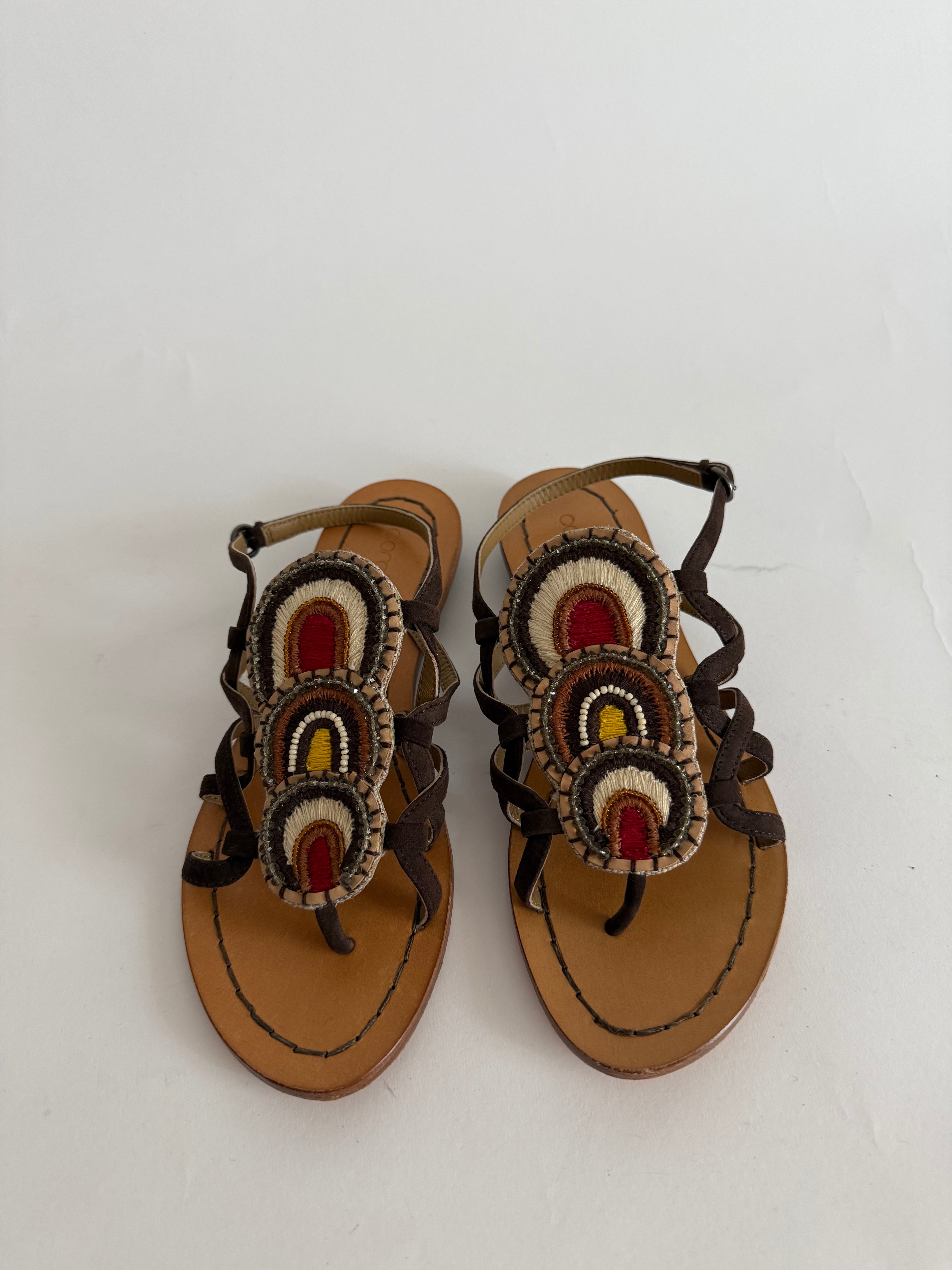 Sandals afro pattern