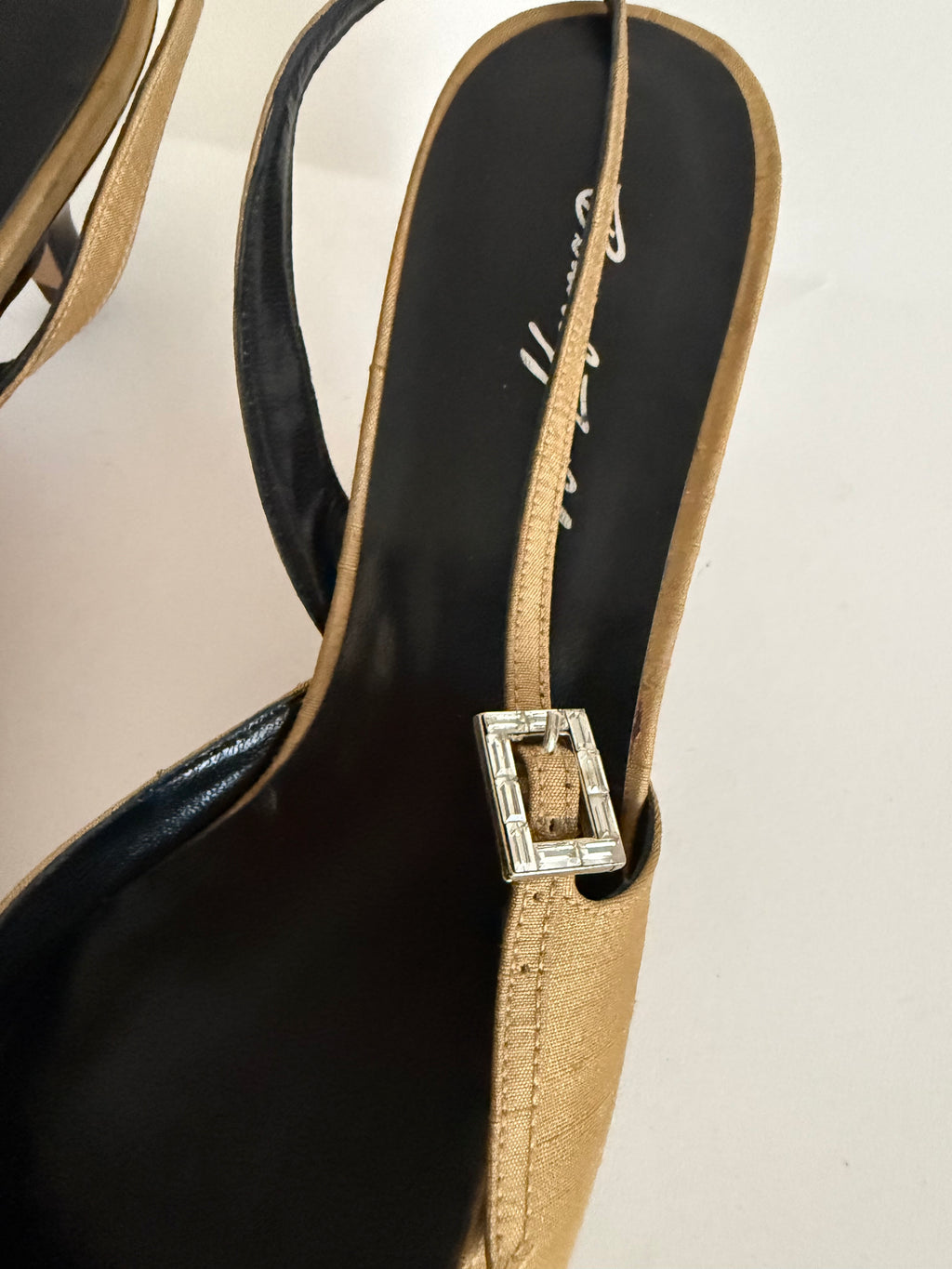 Silk 90s slingback black rose